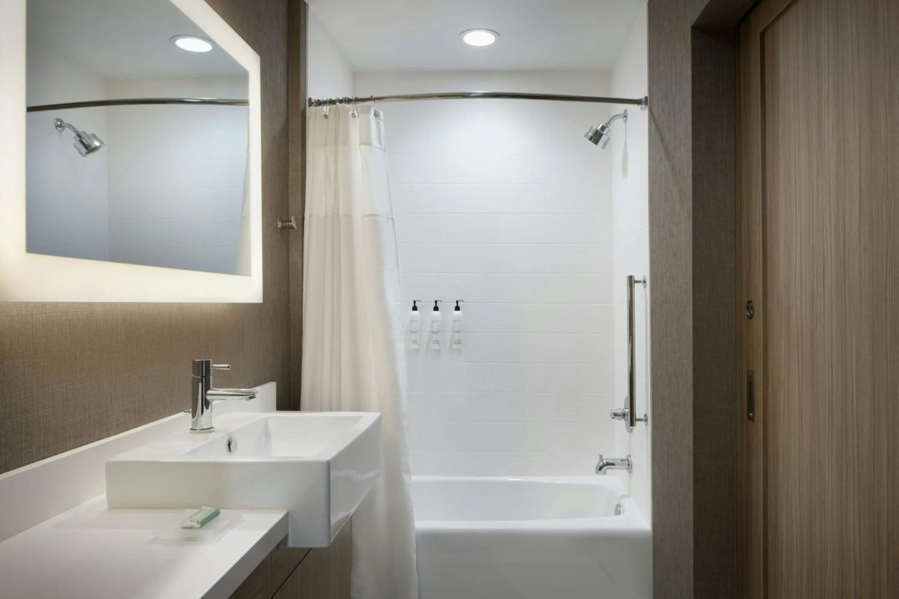 Bathroom in Springhill Suites by Marriott Newburgh Evansville