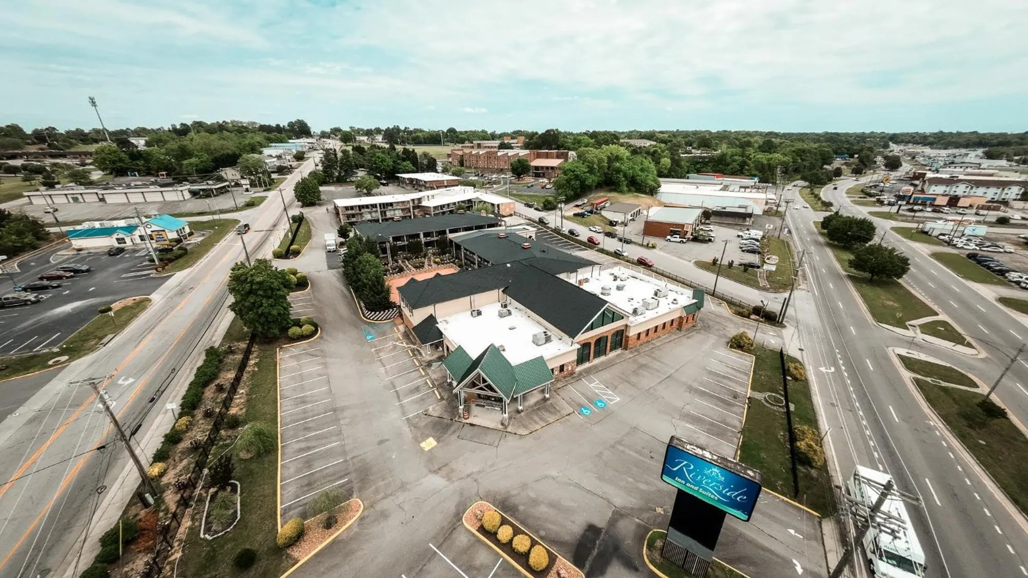 Facade/entrance in Riverside Inn & Suites Danville Virginia