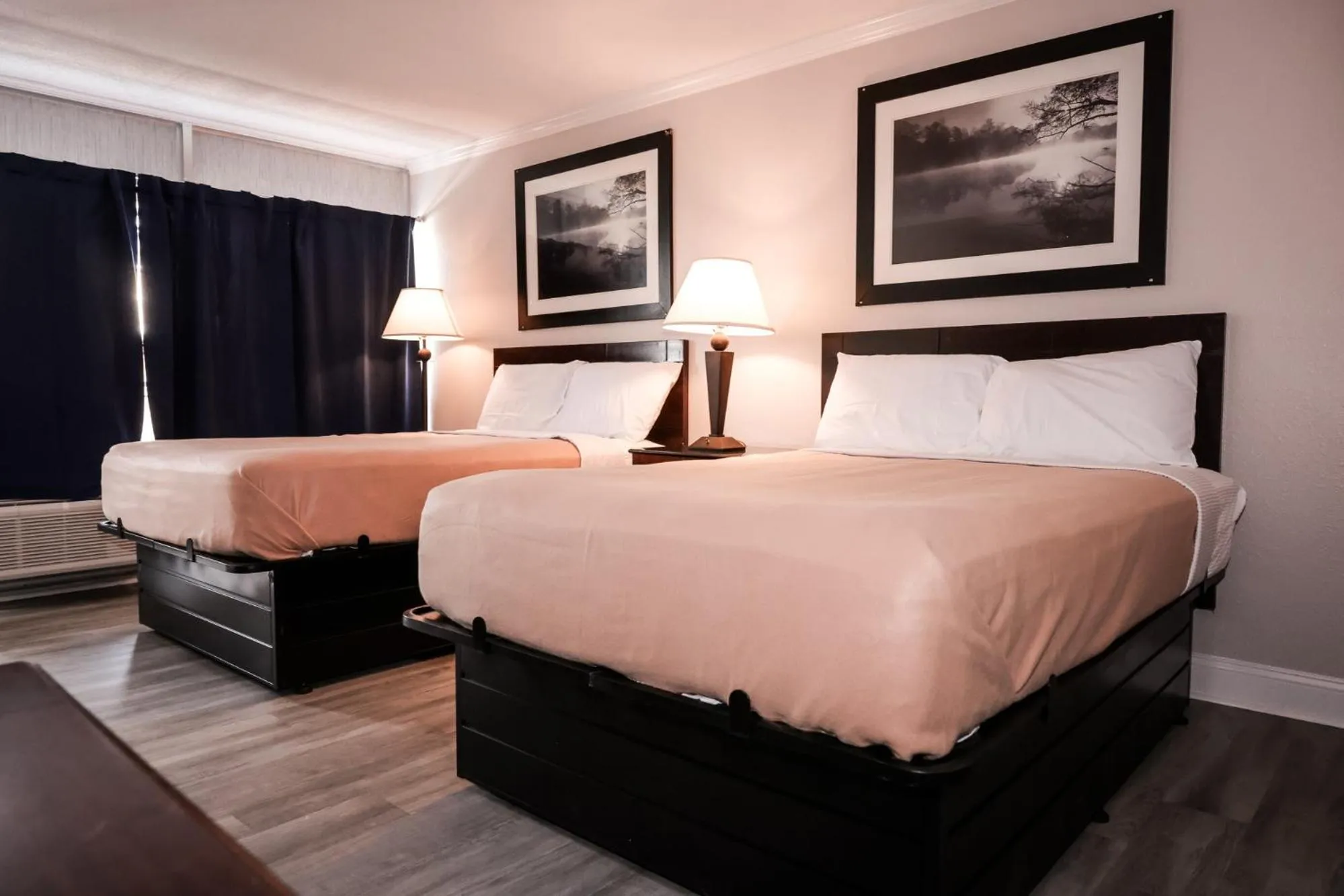 Bedroom, Bed in Riverside Inn & Suites Danville Virginia