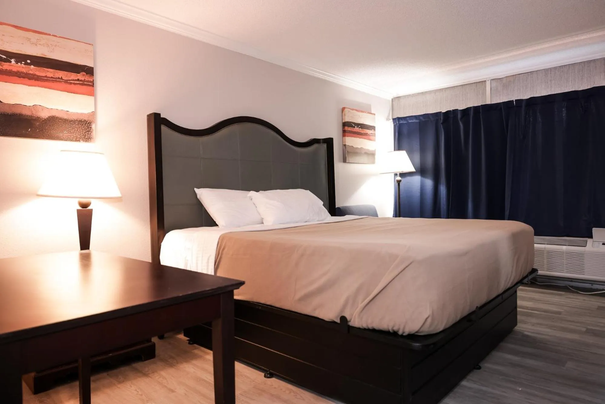 Bedroom, Bed in Riverside Inn & Suites Danville Virginia