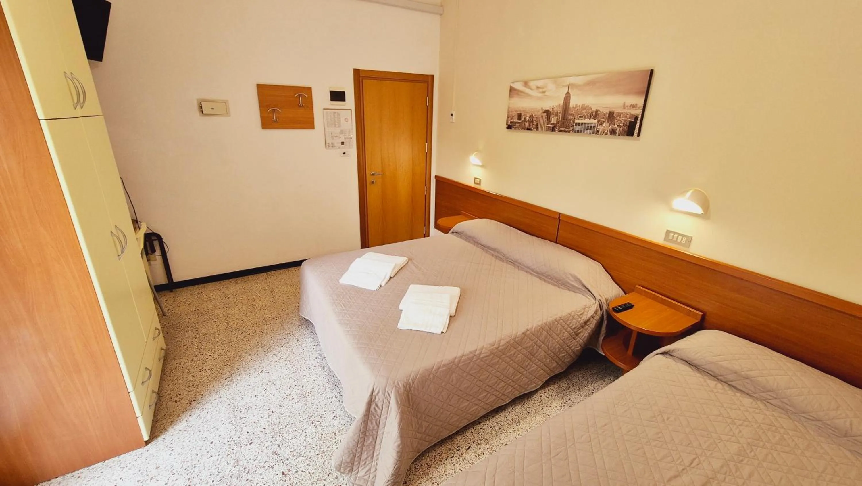 Bed in Hotel Arno
