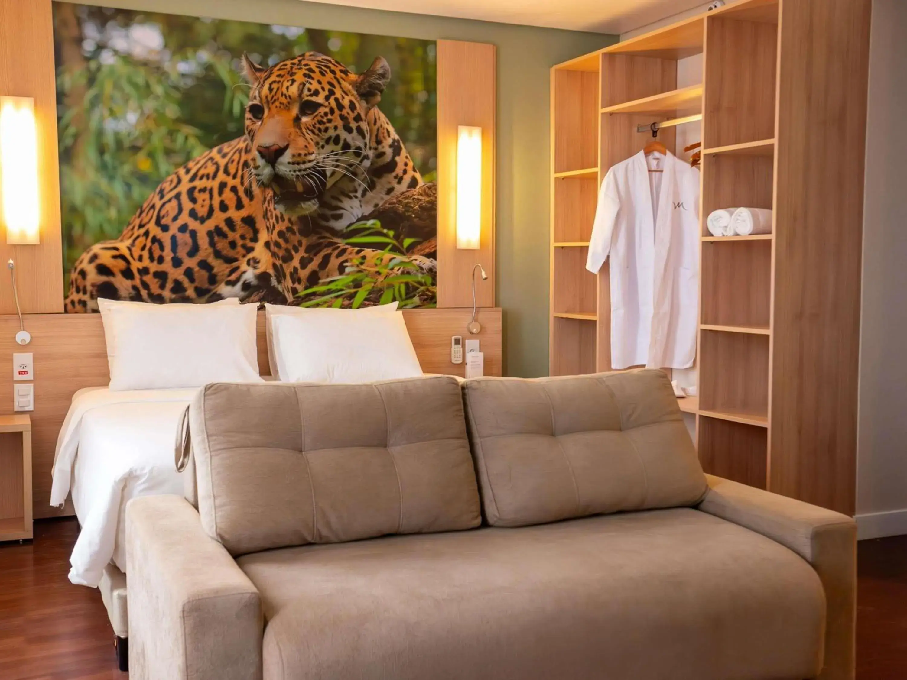 Privilege Room with One Double Bed and Sofa in Mercure Manaus Privilege Room with One Double Bed and Sofa in Mercure Manaus