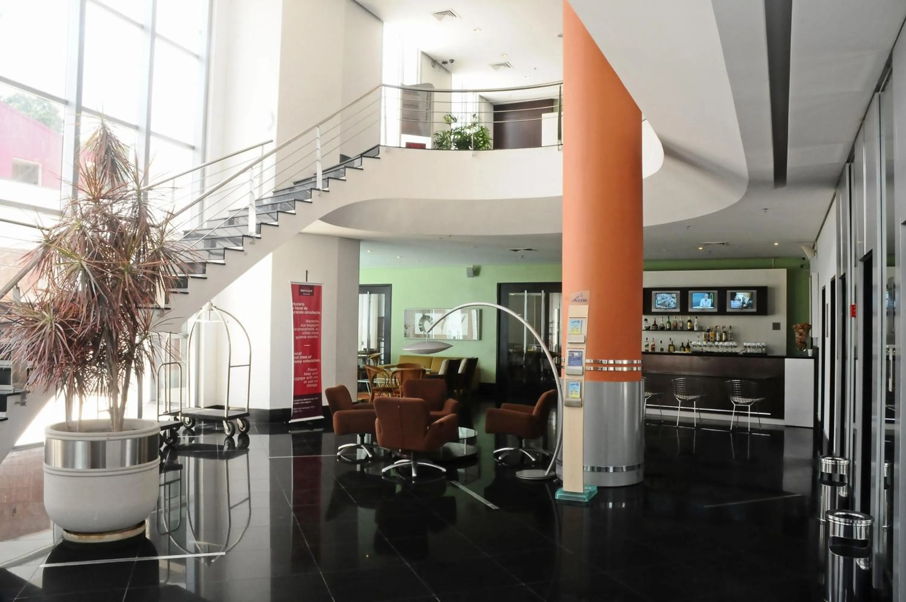 Lobby or reception in Mercure Manaus