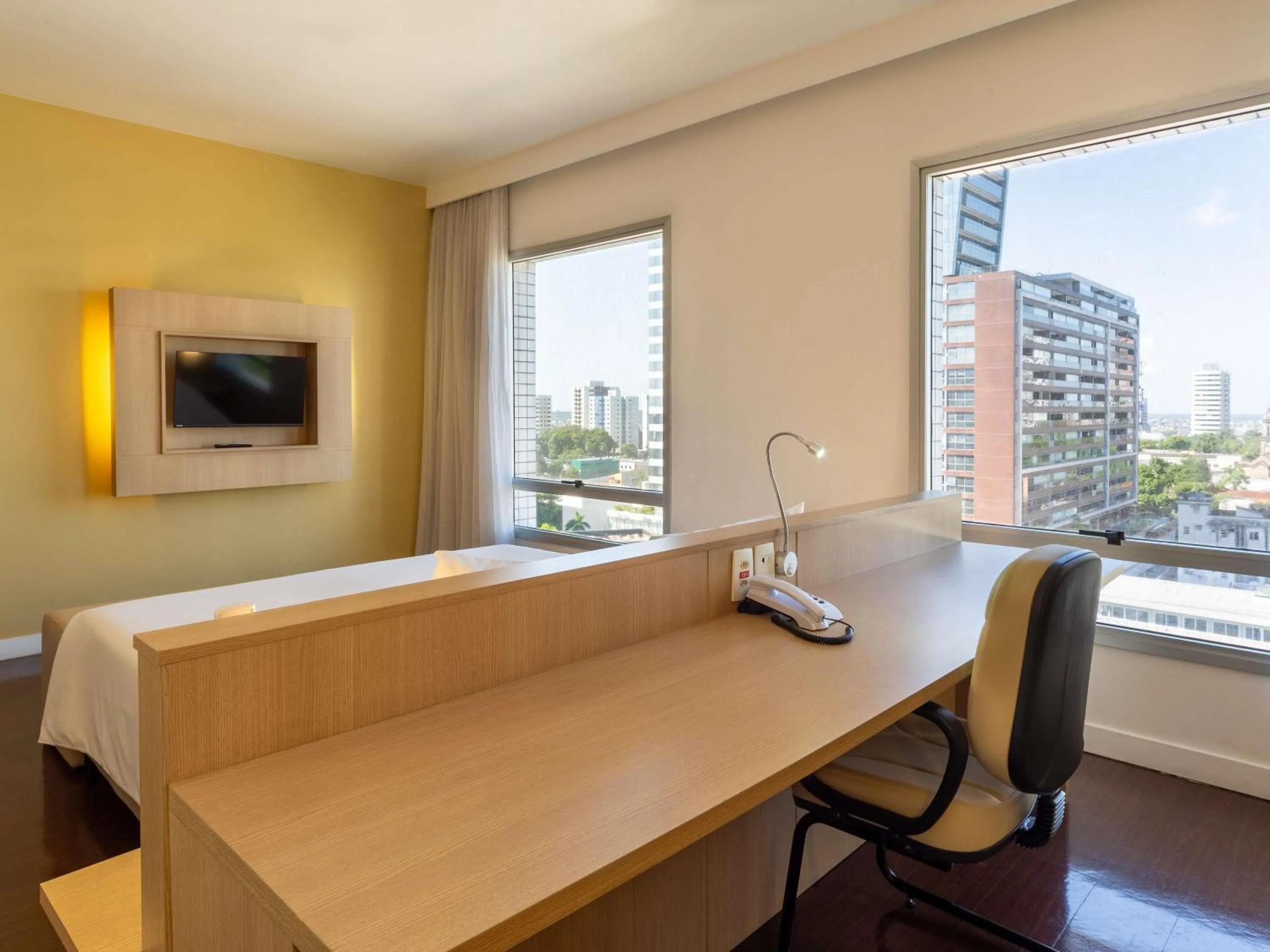 Bedroom in Mercure Manaus