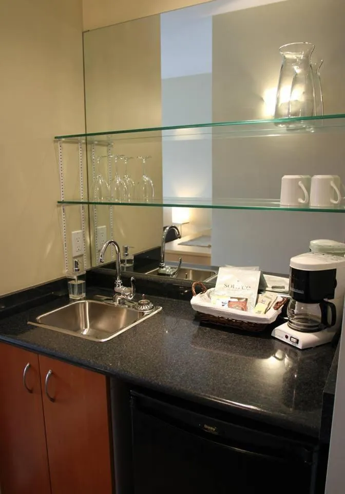 Kitchen or kitchenette in Moon Water Lodge