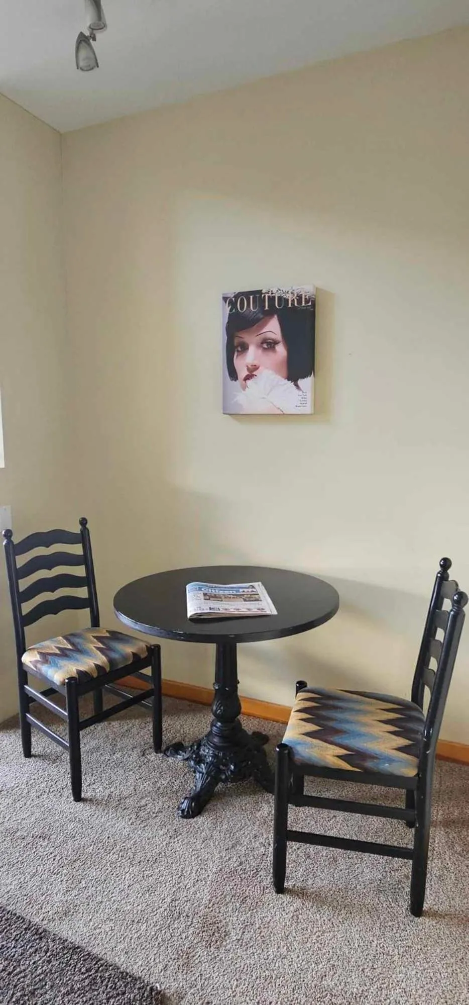 Seating area in Moon Water Lodge