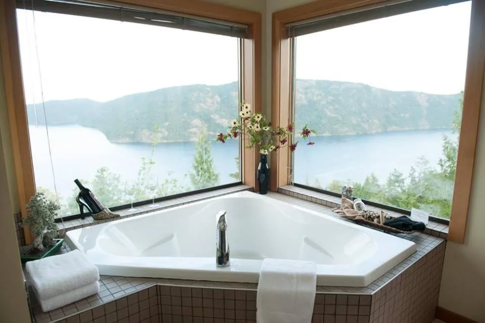 Natural landscape in Moon Water Lodge