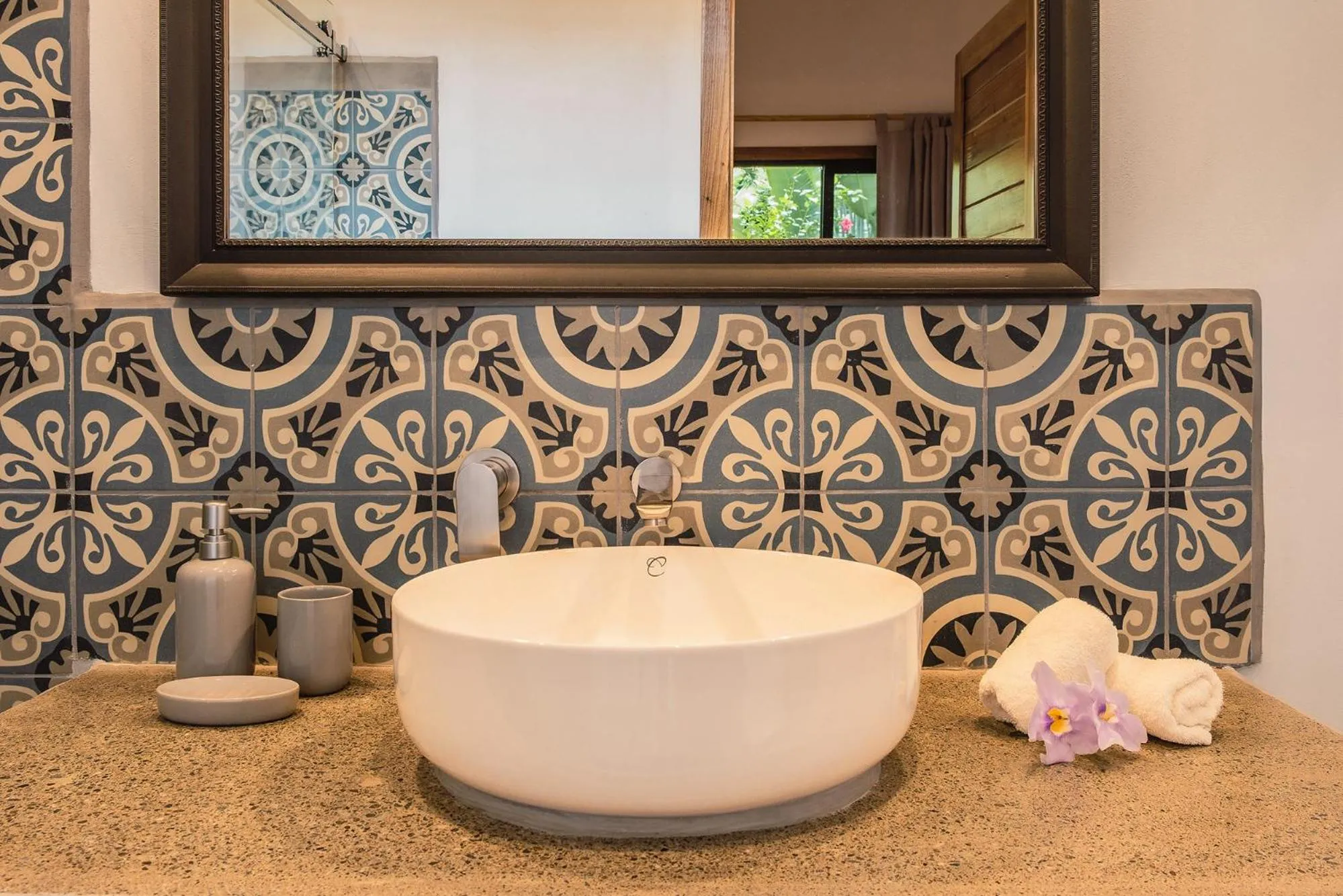 Bathroom in El Nido Jungle Lodge