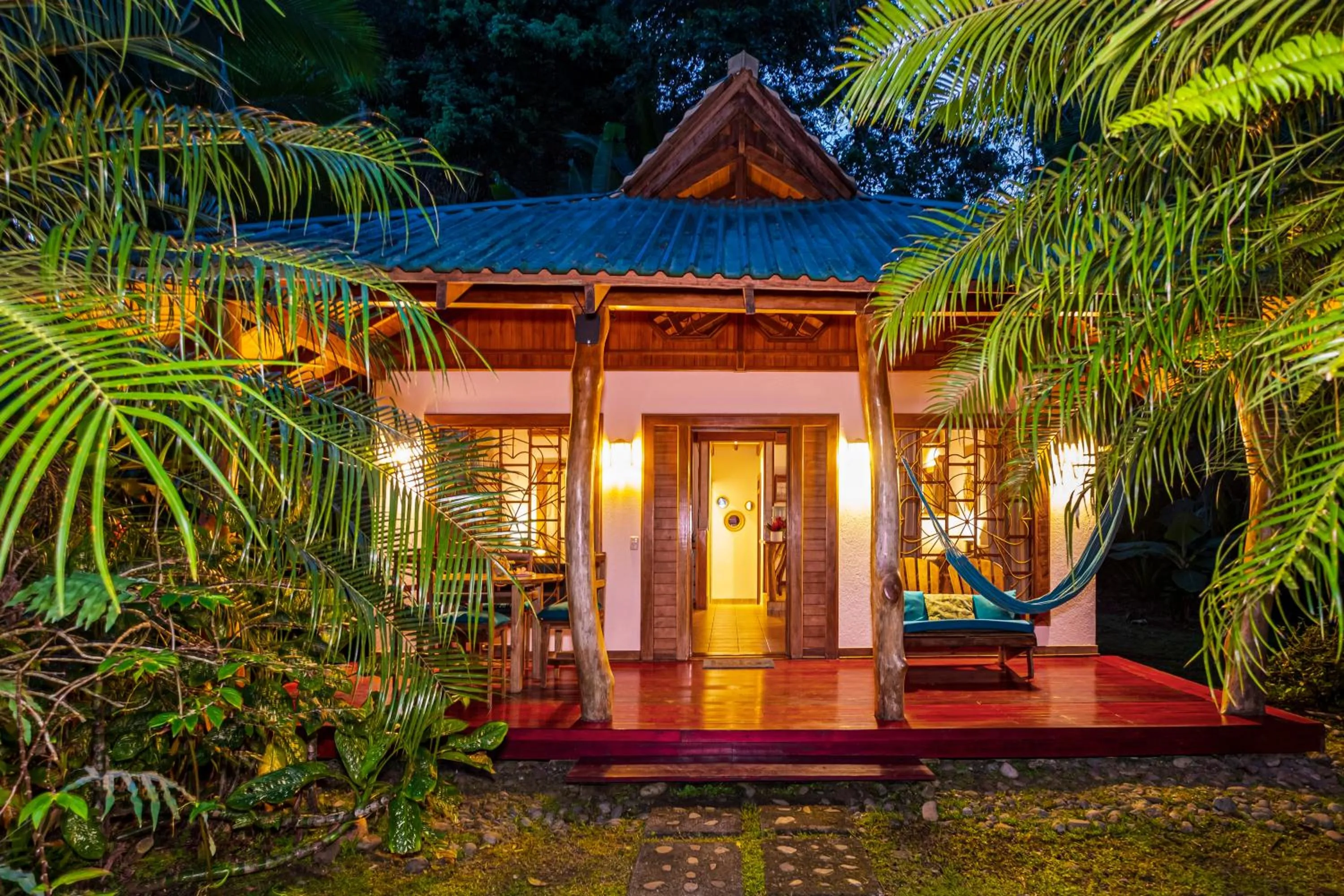 Property building in El Nido Jungle Lodge