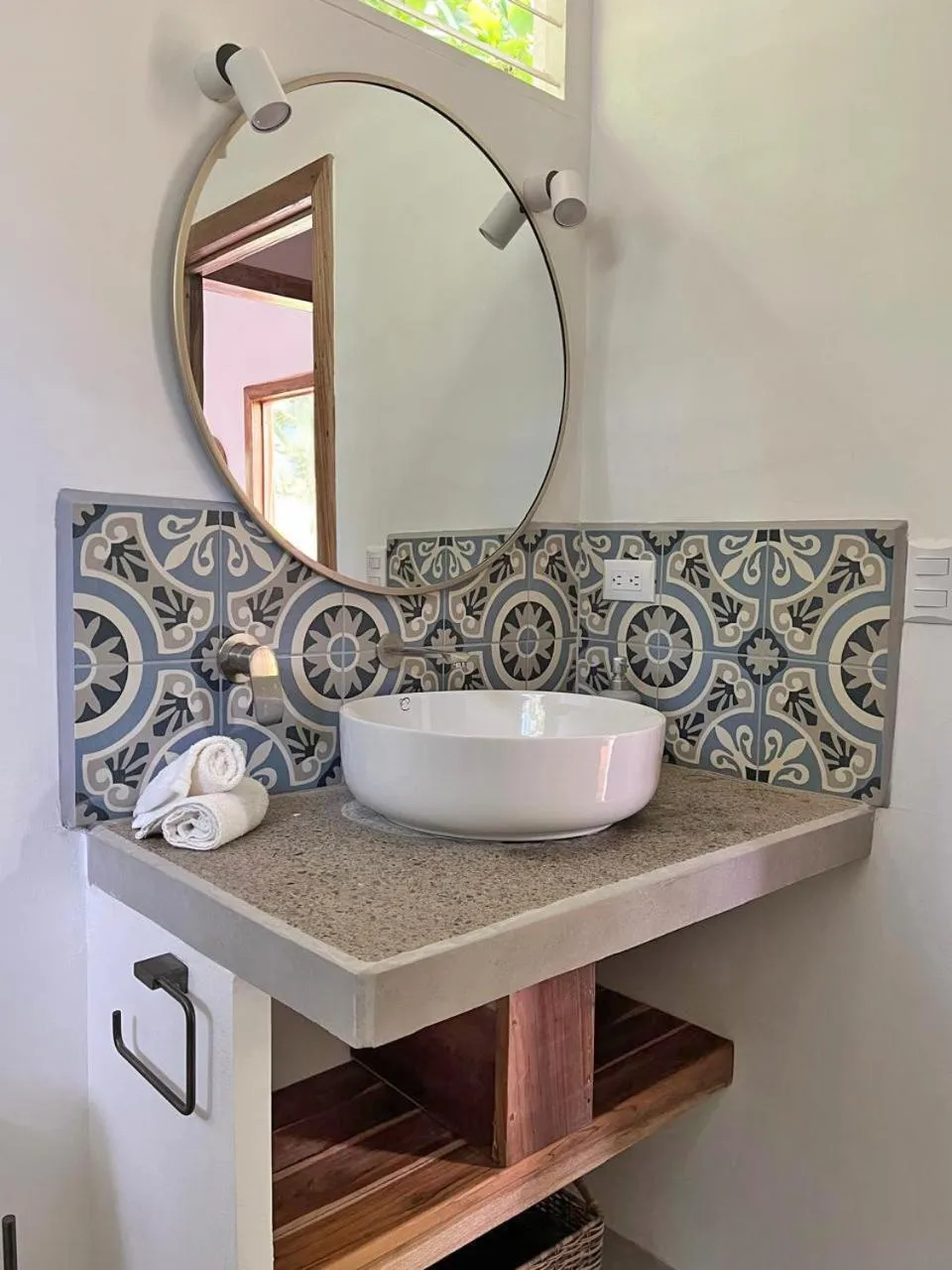 Bathroom in El Nido Jungle Lodge