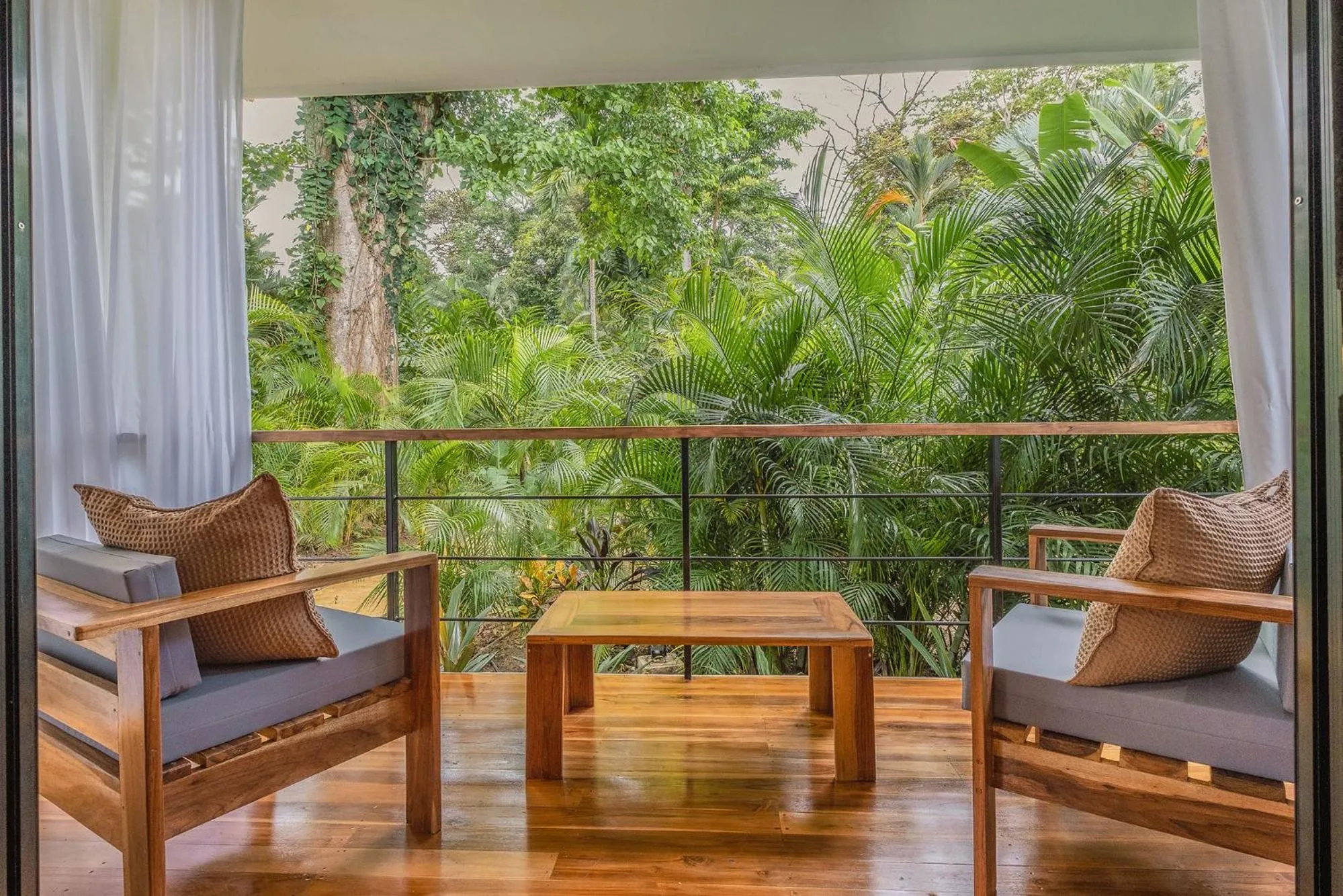 Patio in El Nido Jungle Lodge