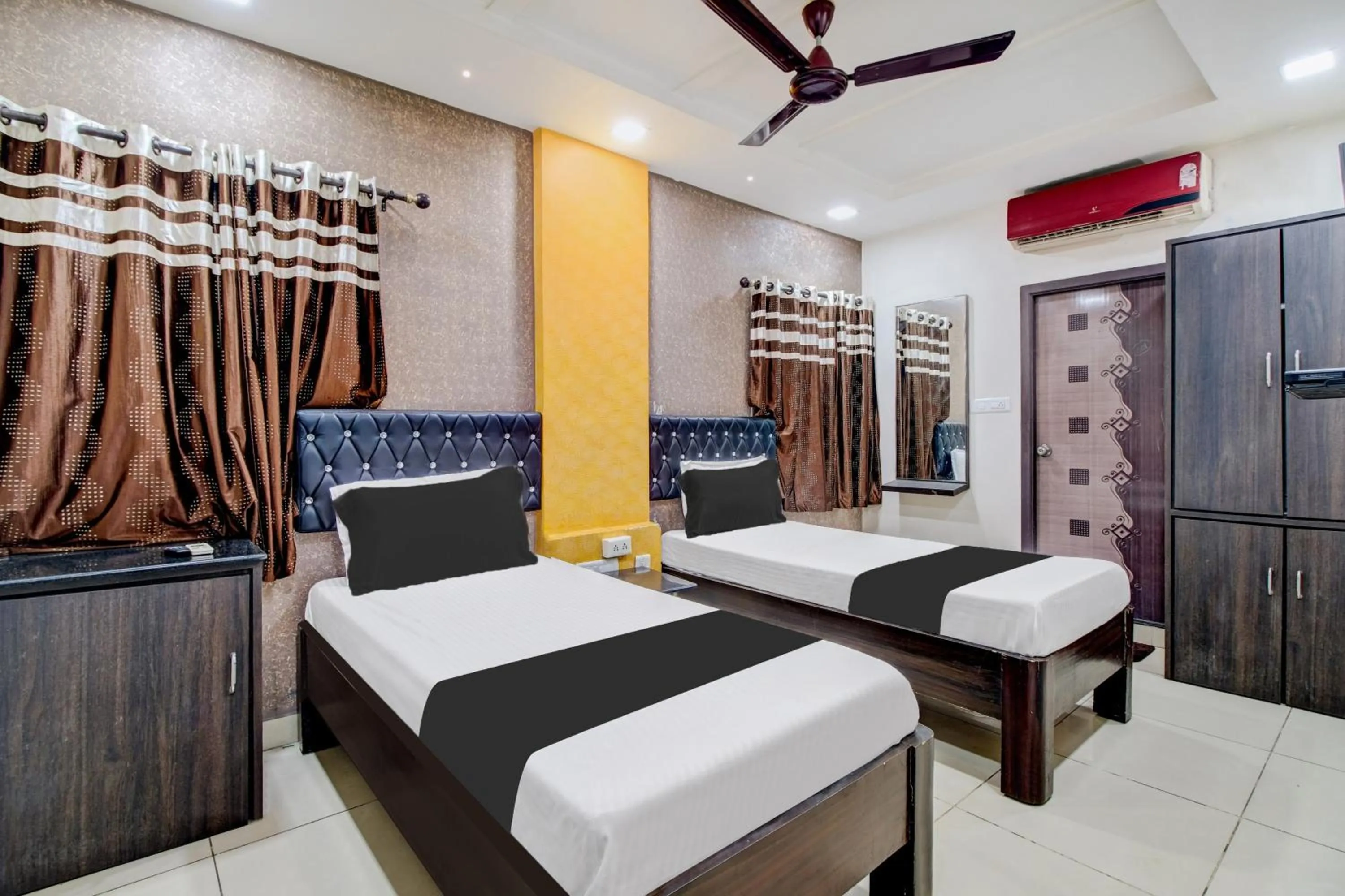 Bedroom, Bed in Super Hotel O Rajadhani