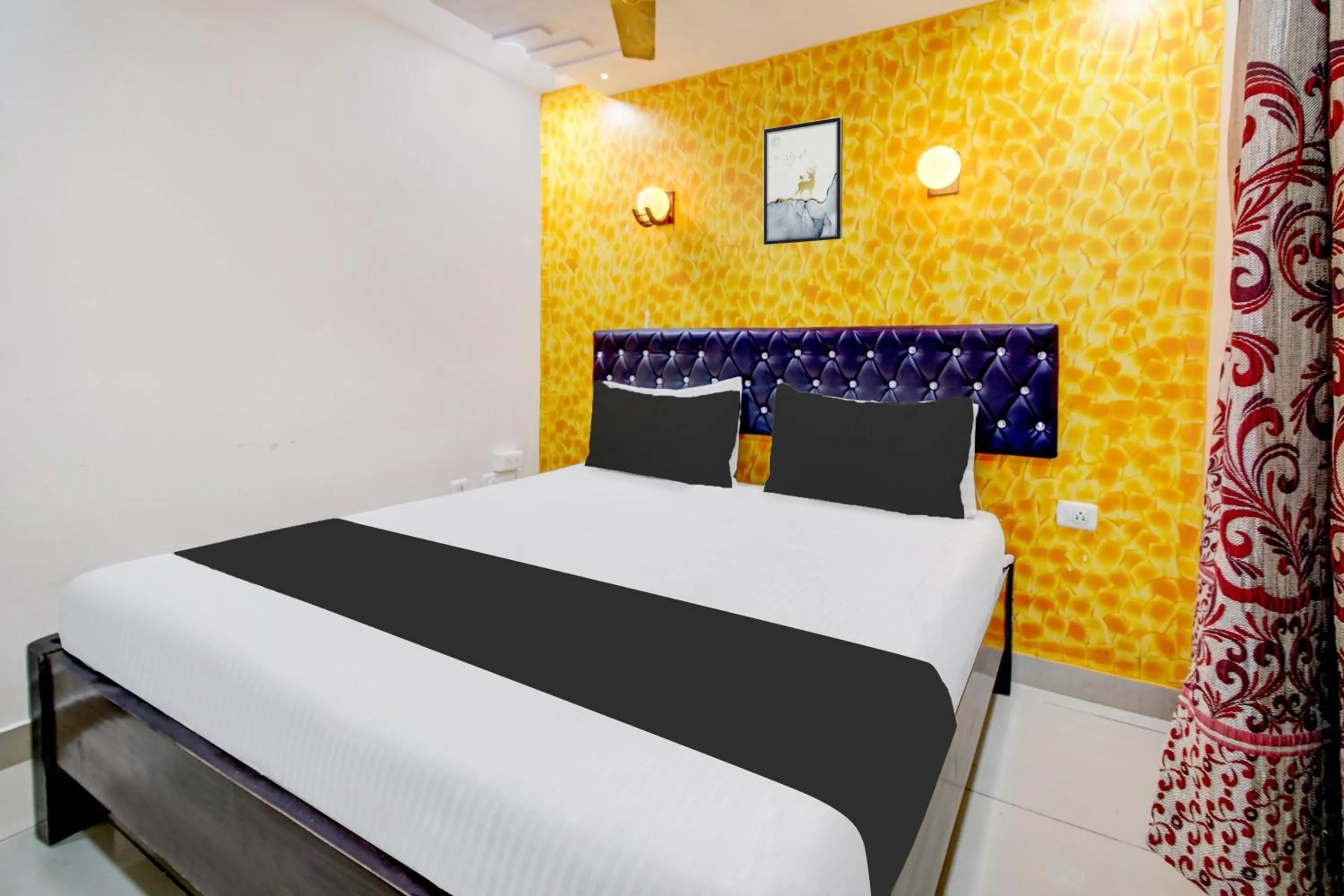 Bedroom, Bed in Super Hotel O Rajadhani