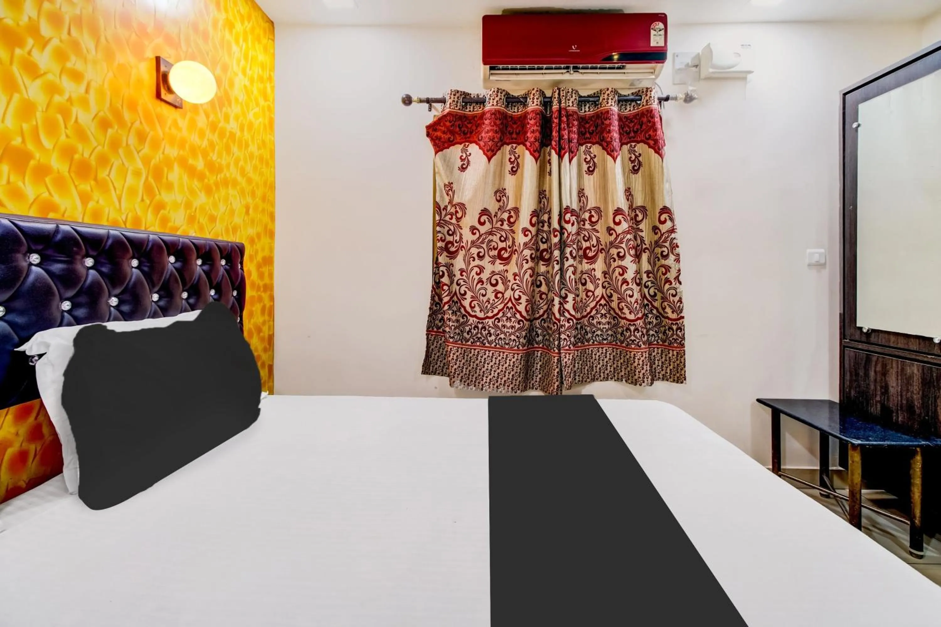 Bedroom, Bed in Super Hotel O Rajadhani