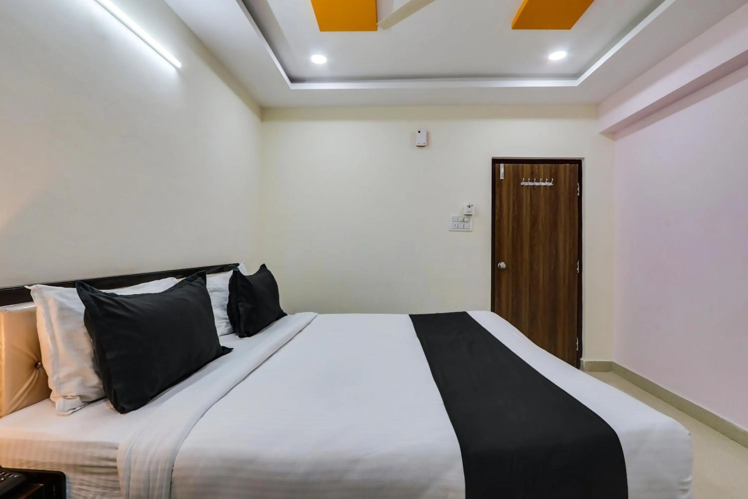 Bedroom, Bed in Super Collection O Bhagyalakshmi Suites