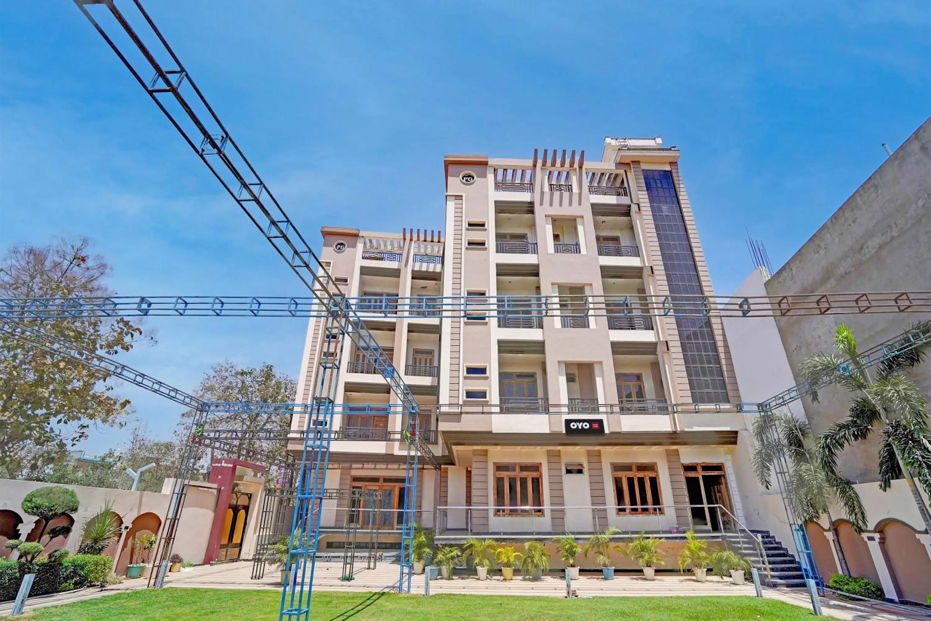 Facade/entrance in Hotel O Pramod Garden