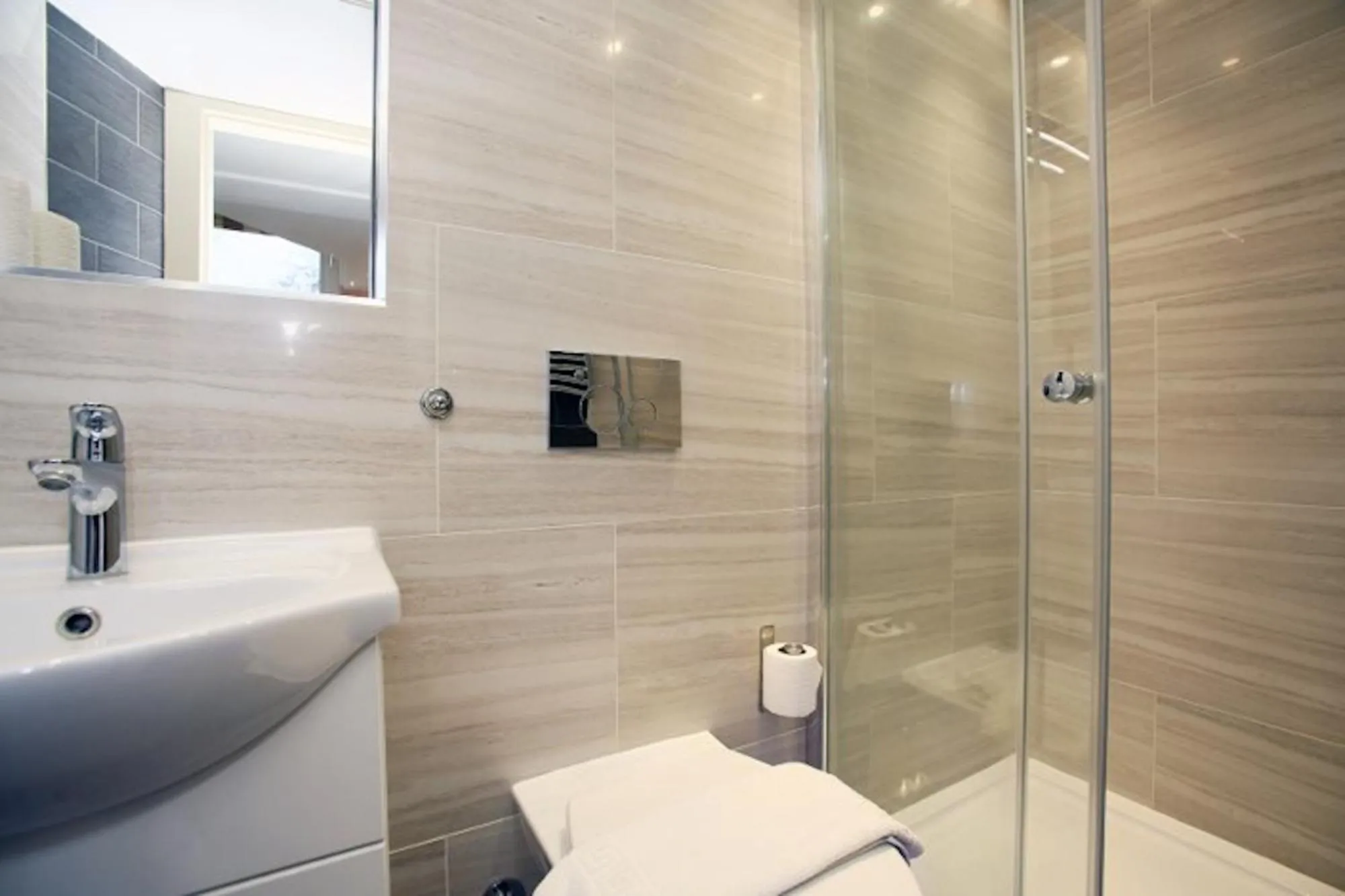 Bathroom in OYO Grantly Hotel