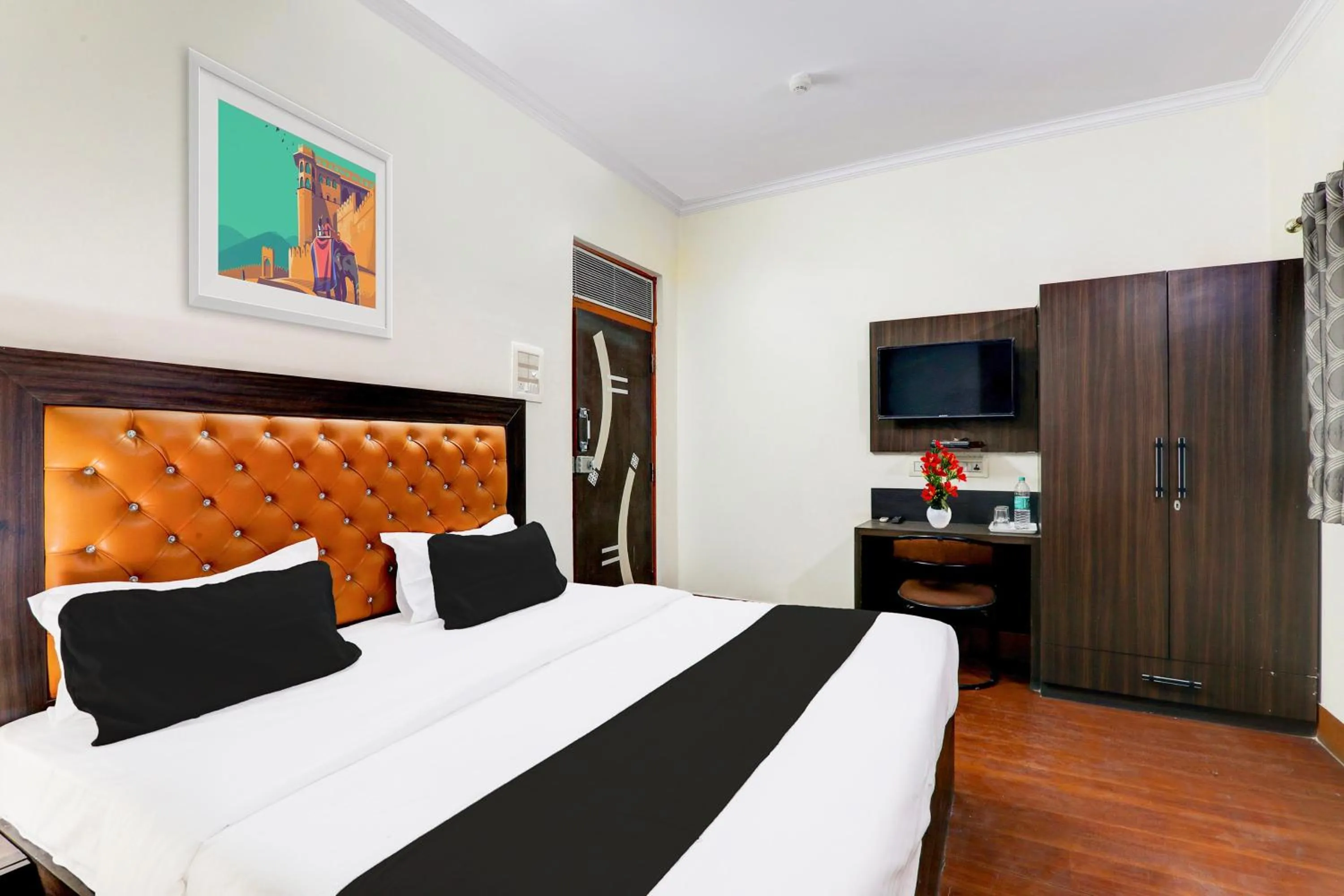 Bedroom, Bed in Super Collection O Alambagh Formerly BM Palace