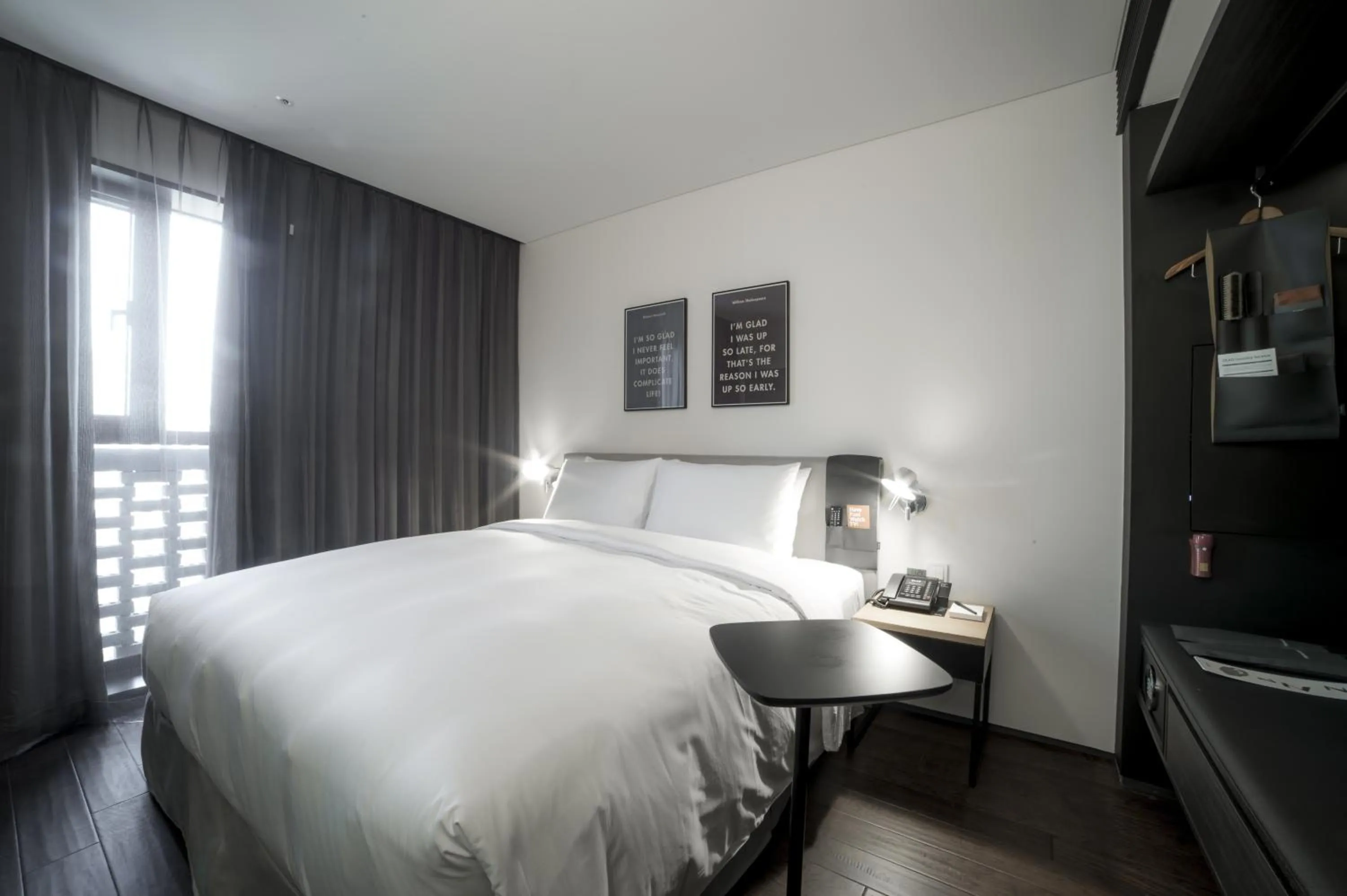 Photo of the whole room, Bed in GLAD Yeouido