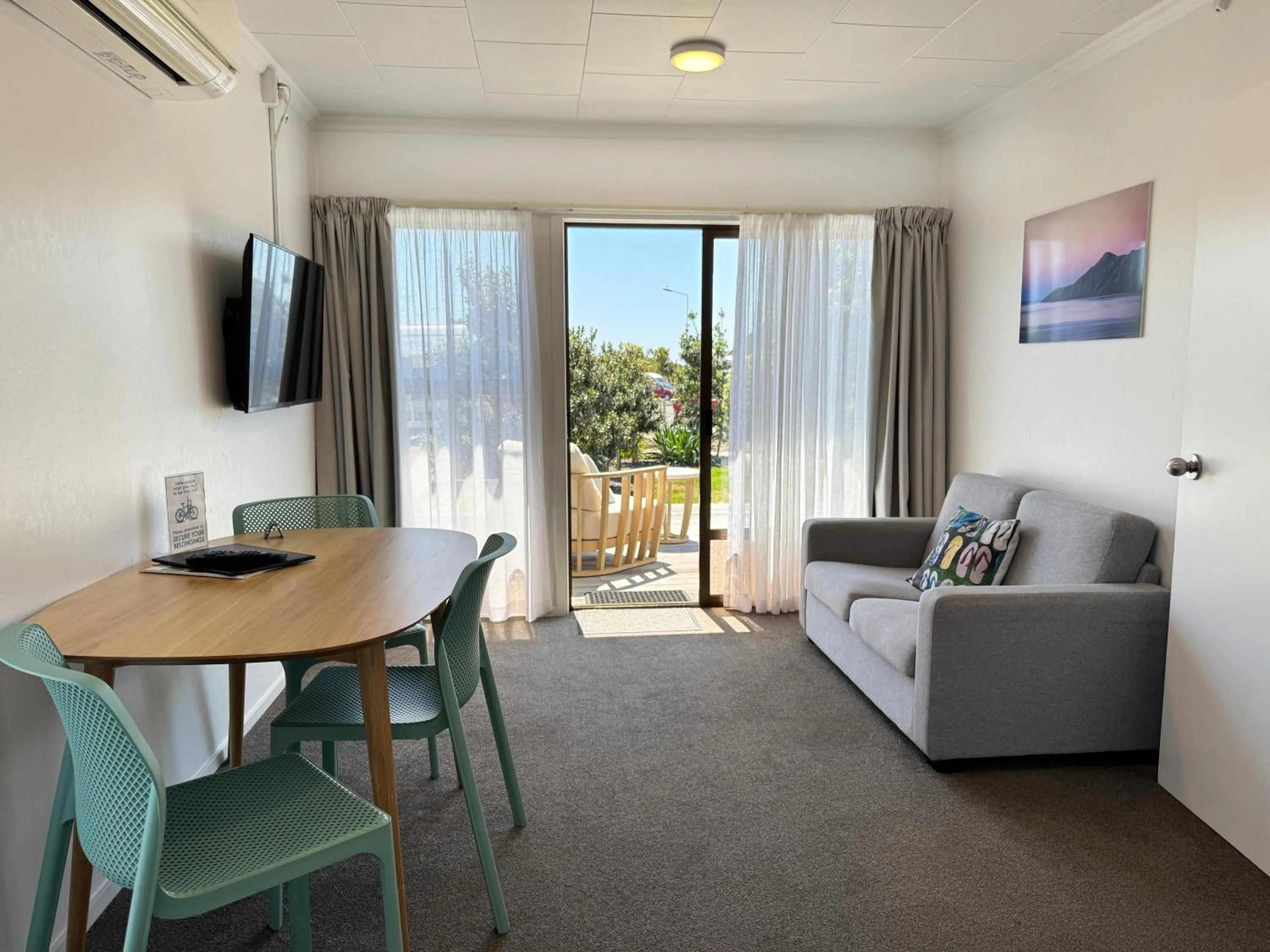 TV and multimedia in Tāhuna Beach Holiday Park