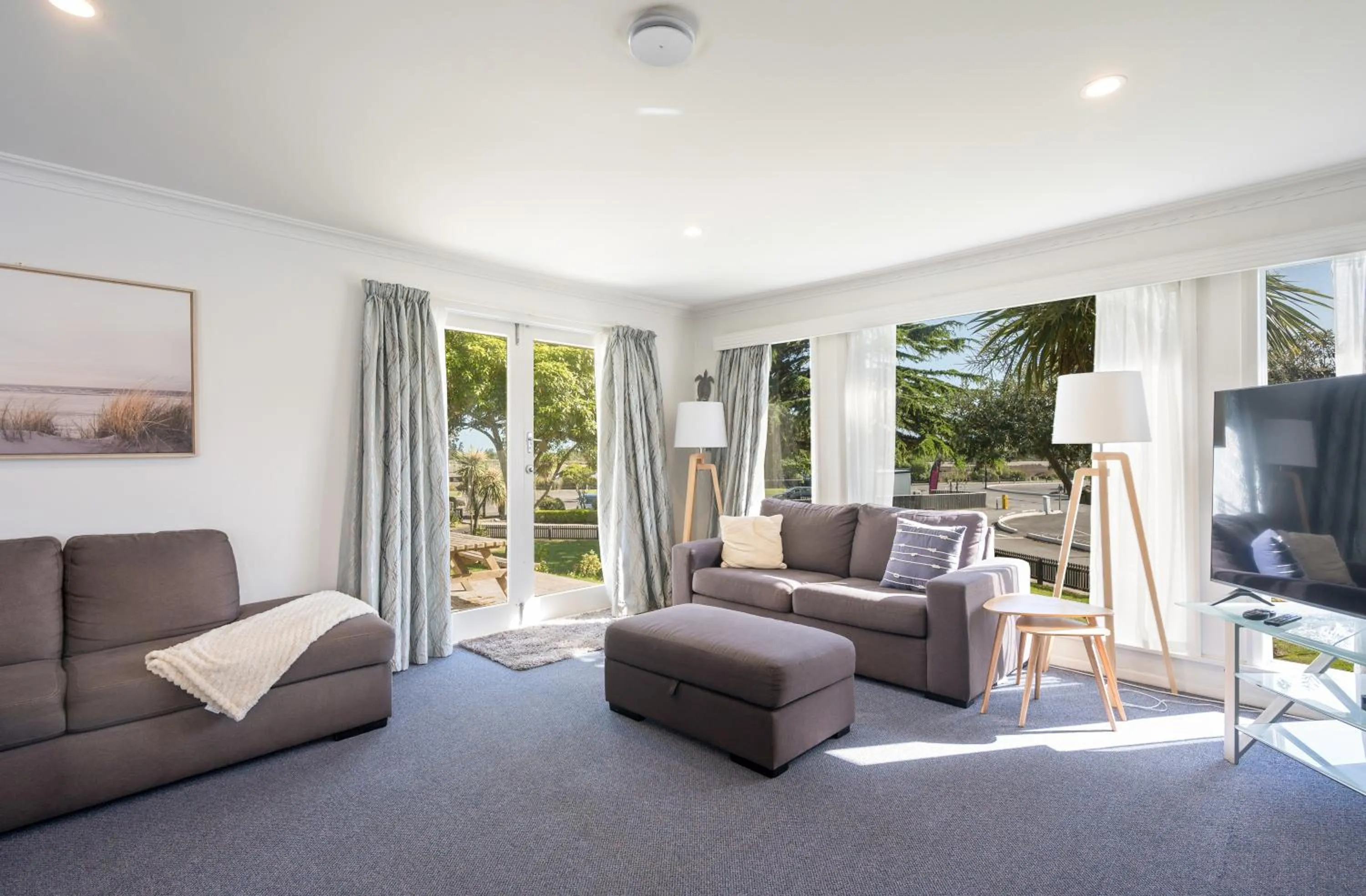 Patio in Tāhuna Beach Holiday Park