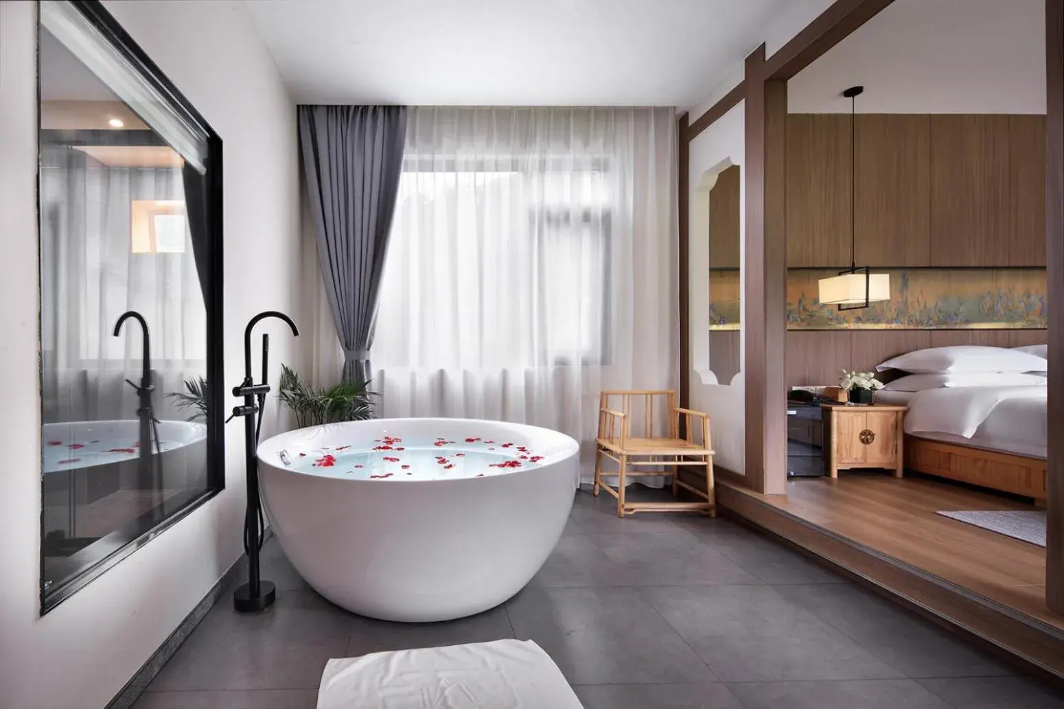 Deluxe Suite with Spa Bath in The Giggling Tree Deluxe Suite with Spa Bath in The Giggling Tree