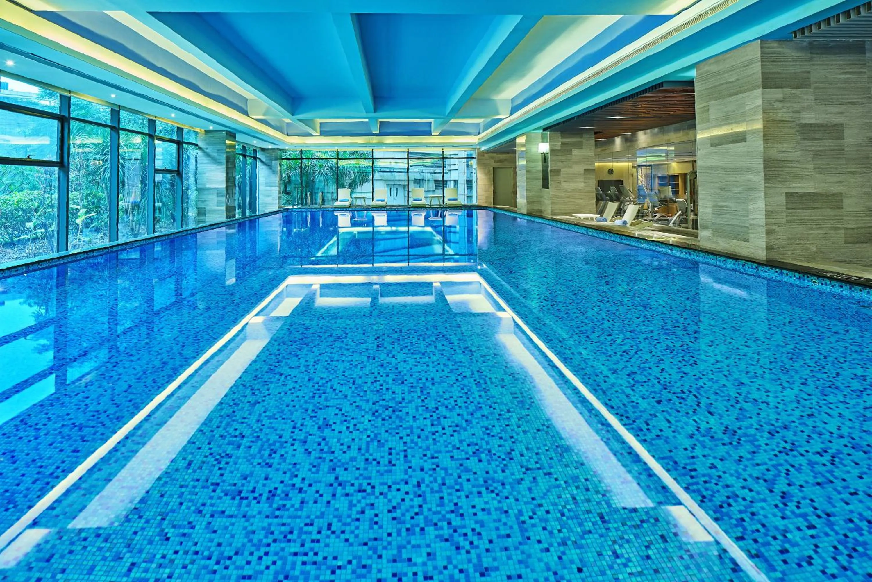 Swimming pool in DoubleTree by Hilton Heyuan