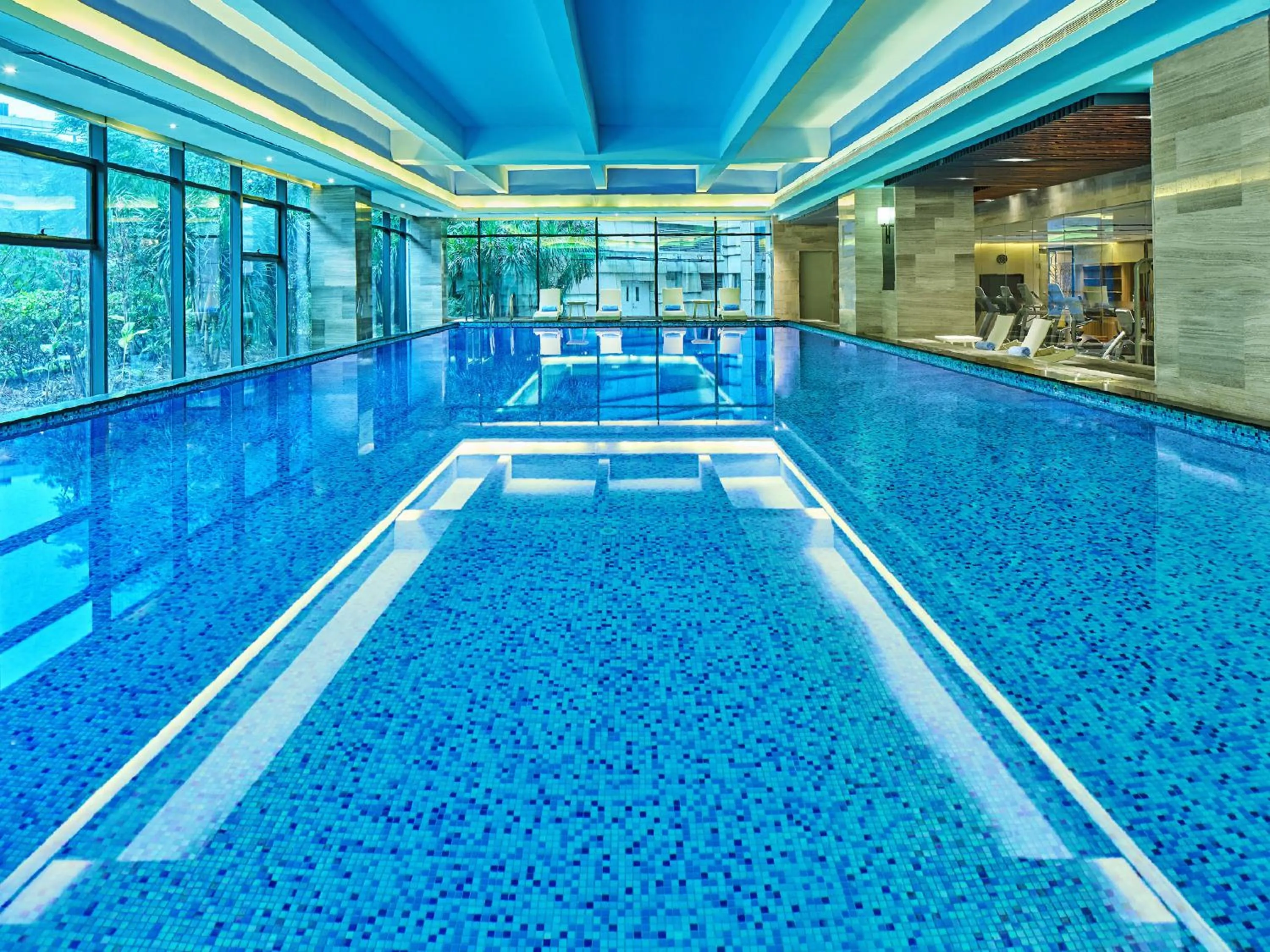 Swimming pool in DoubleTree by Hilton Heyuan