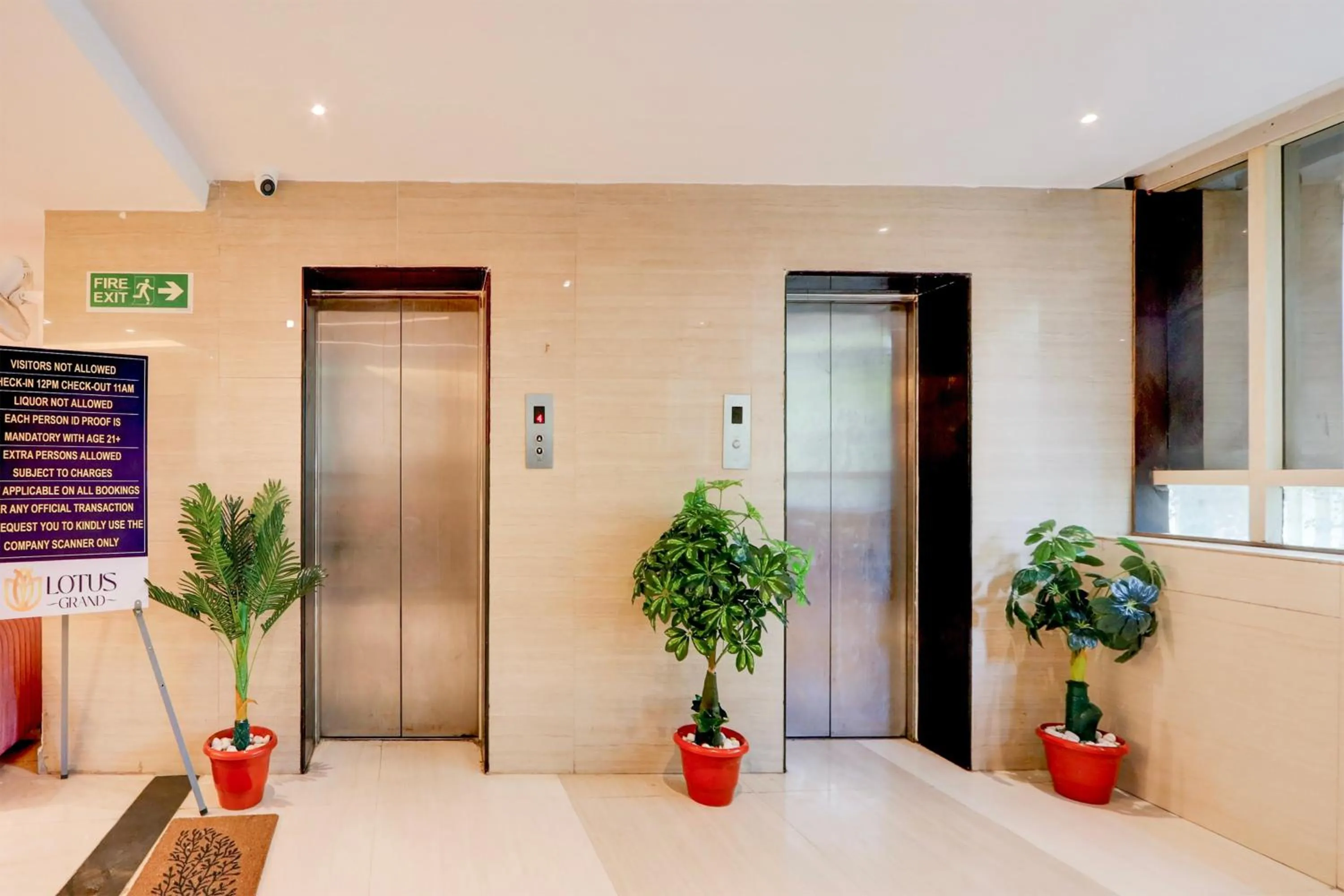 Lobby or reception in Super Townhouse Lotus Grand