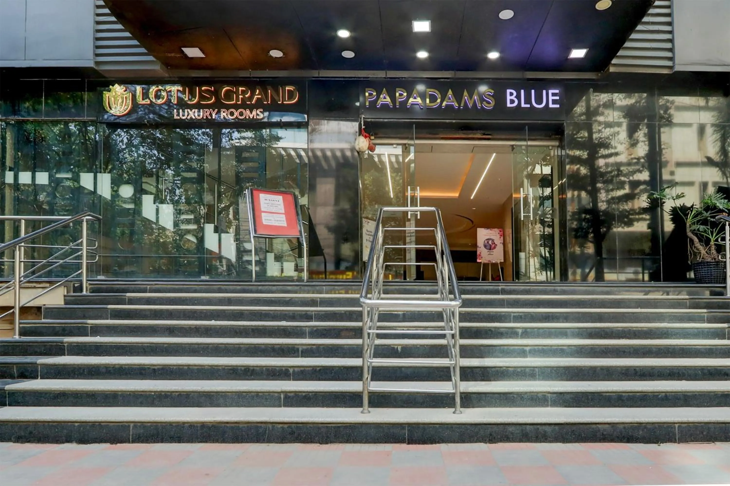 Facade/entrance in Super Townhouse Lotus Grand