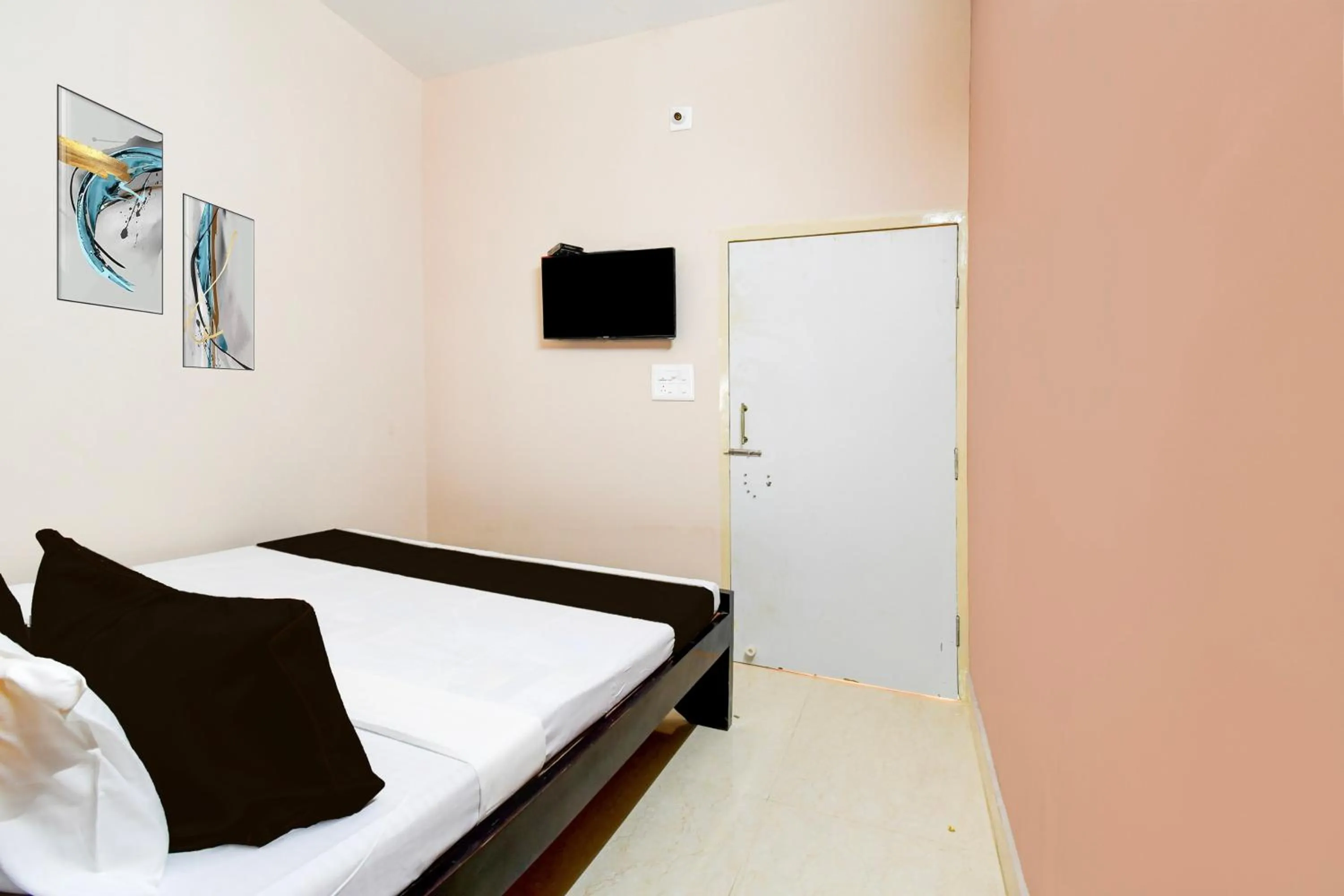 Bedroom in Hotel O SWAIN RESIDENCY