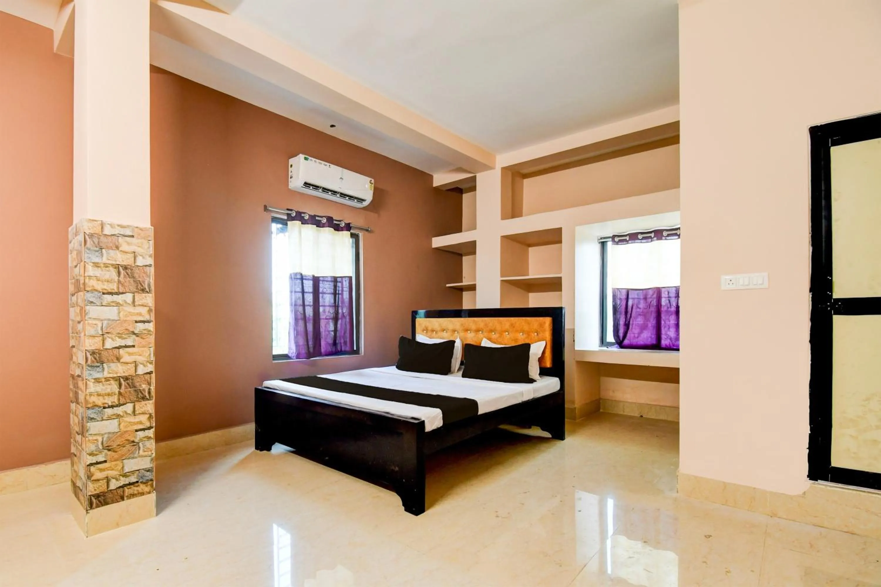 Facade/entrance, Bed in Hotel O SWAIN RESIDENCY