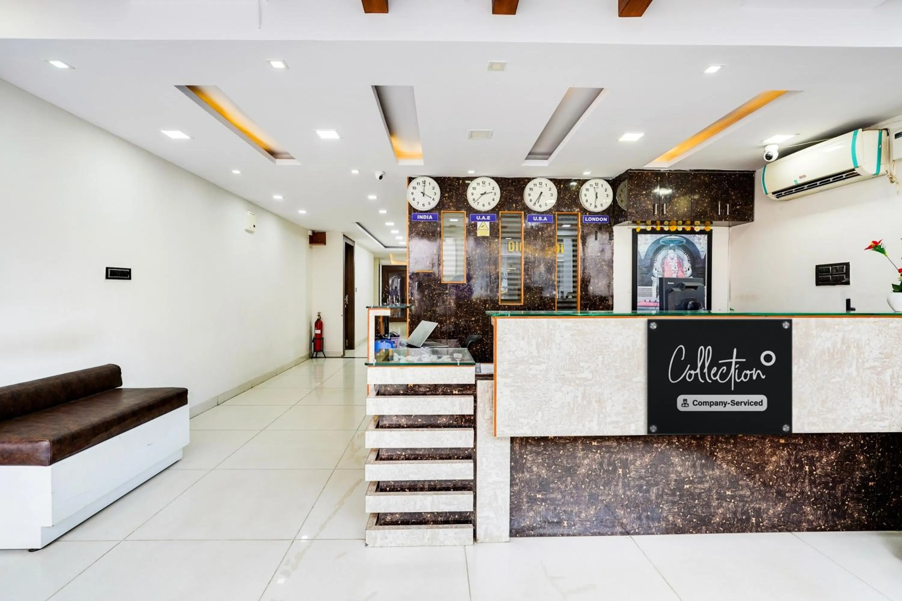 Lobby or reception in Super Collection O Bangalore Airport Road