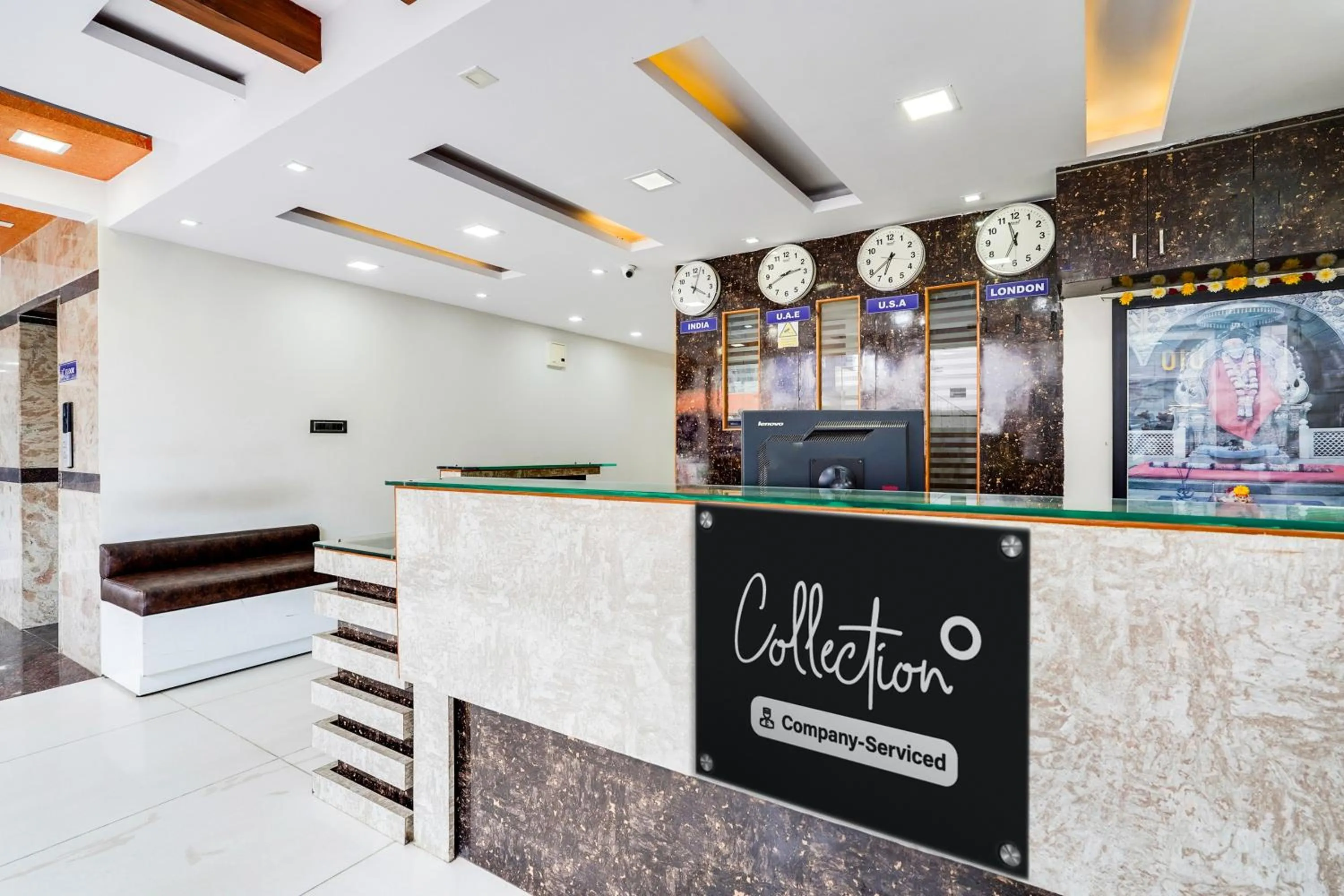 Lobby or reception in Super Collection O Bangalore Airport Road