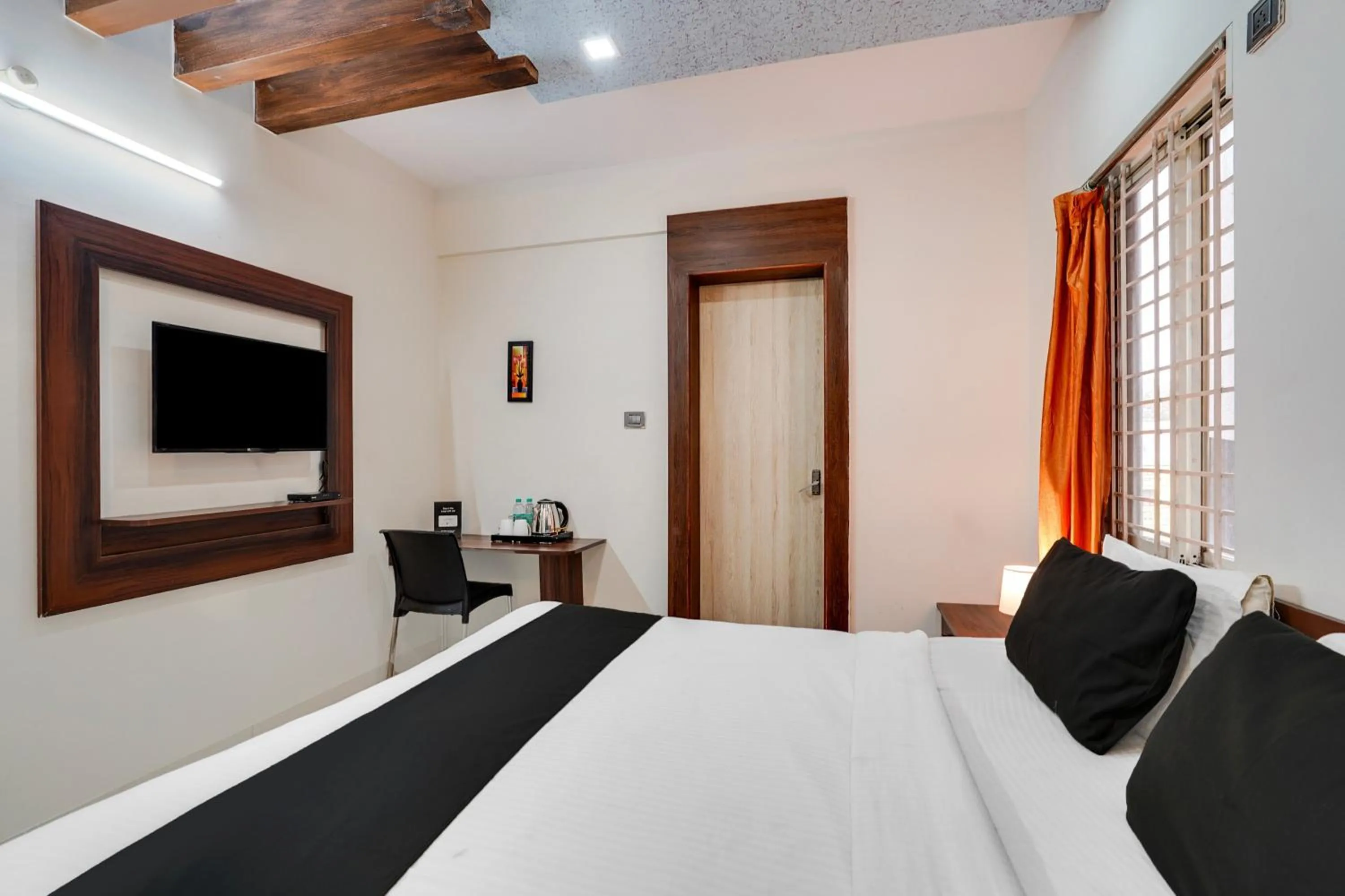 Bedroom, Bed in Super Collection O Bangalore Airport Road