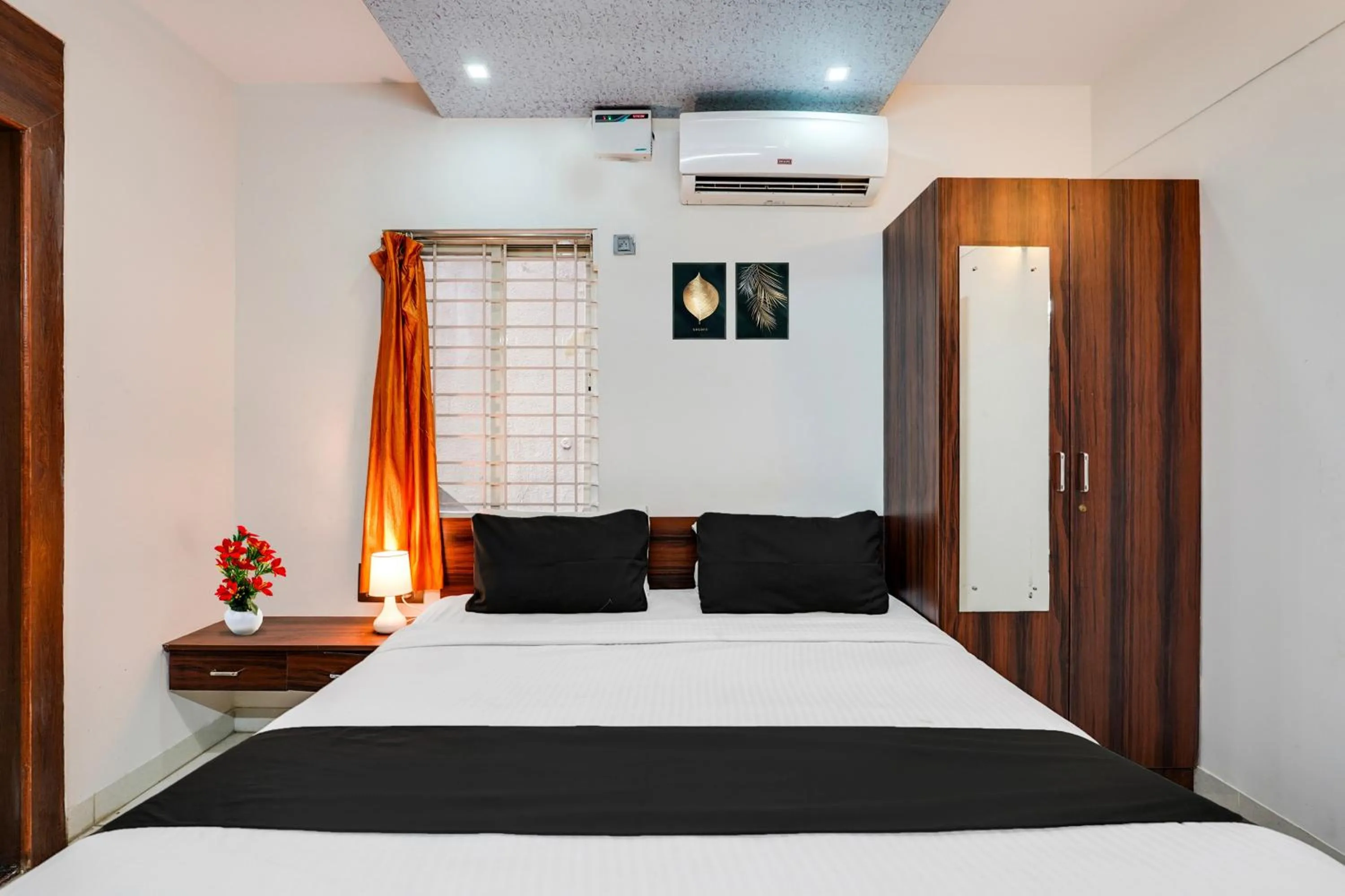 Bedroom, Bed in Super Collection O Bangalore Airport Road
