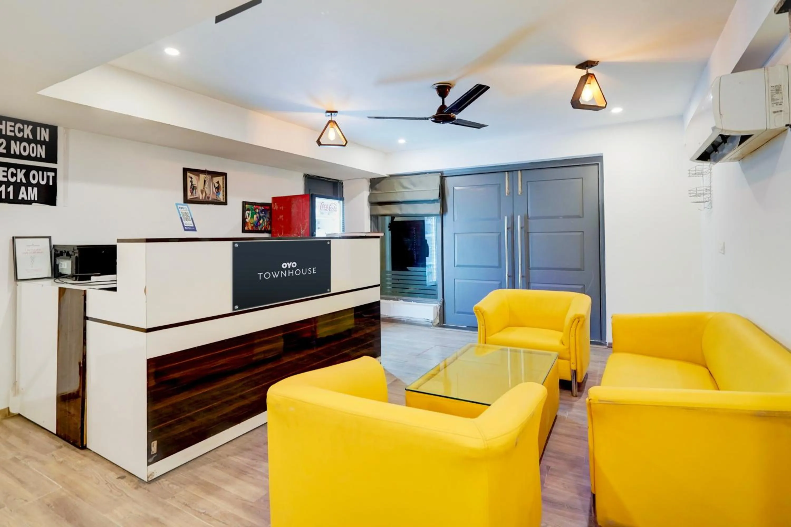 Lobby or reception in Townhouse Delight Inn