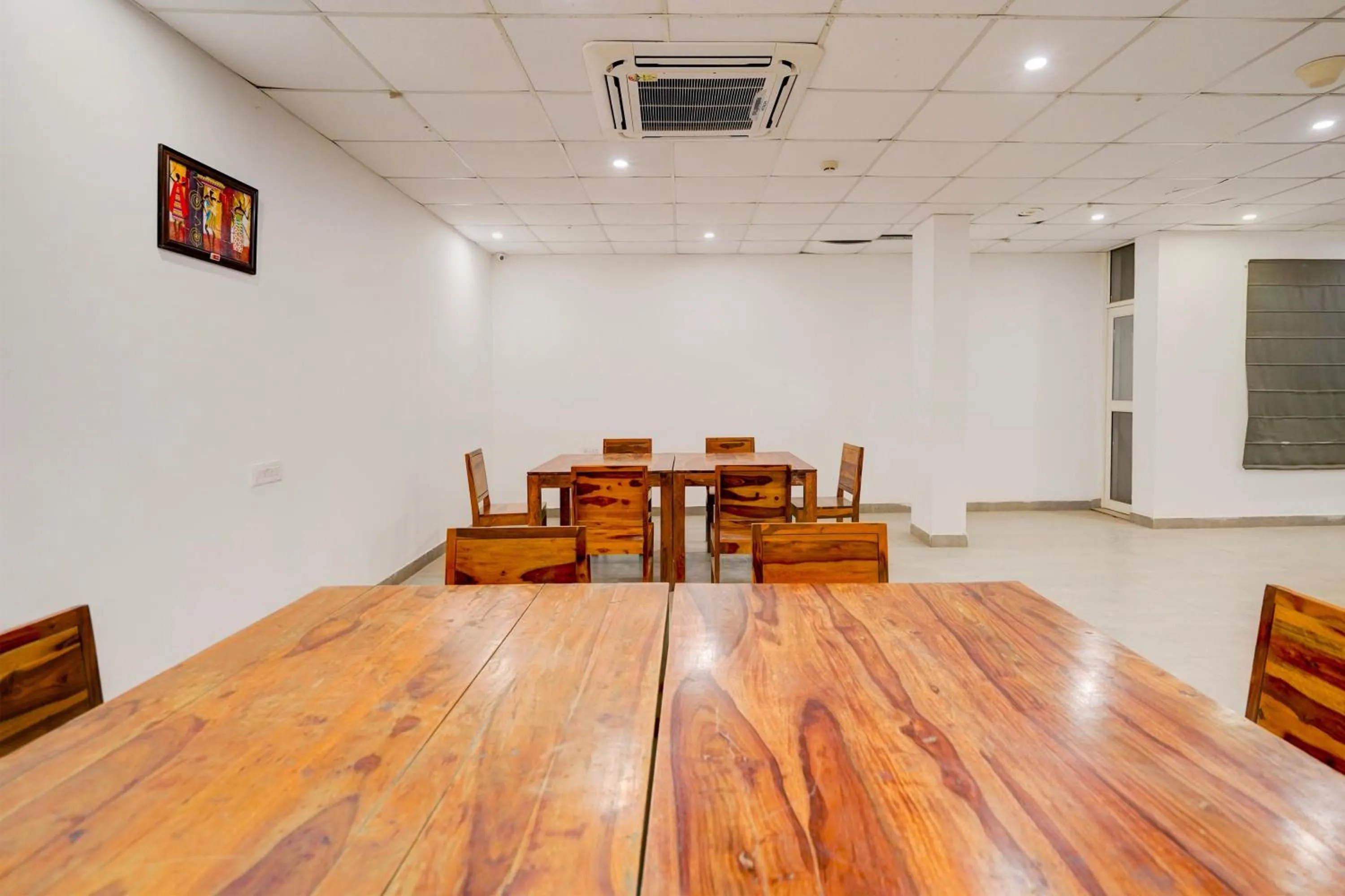 Restaurant/places to eat in Townhouse Delight Inn