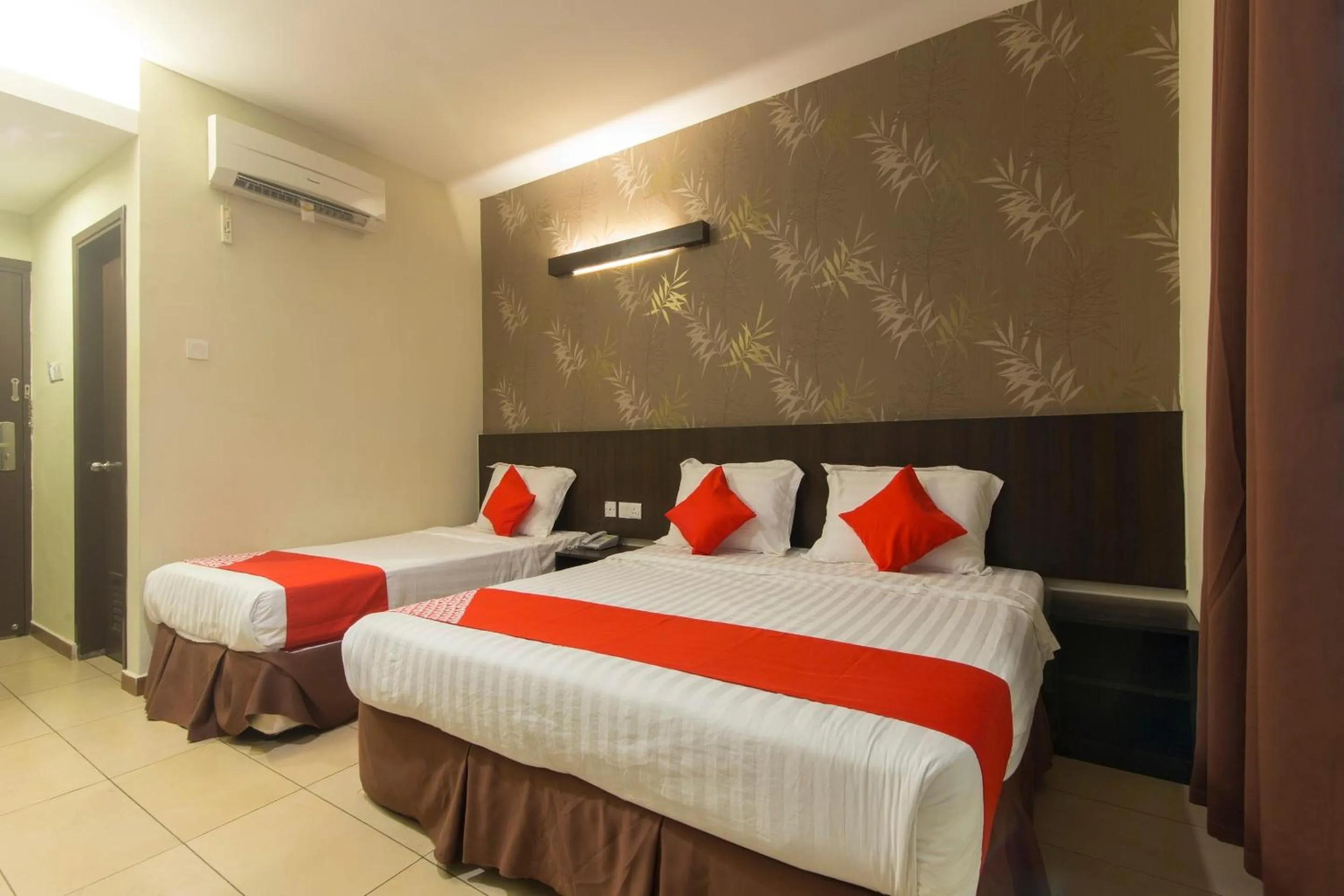 Bedroom, Bed in Hotel O Bei King