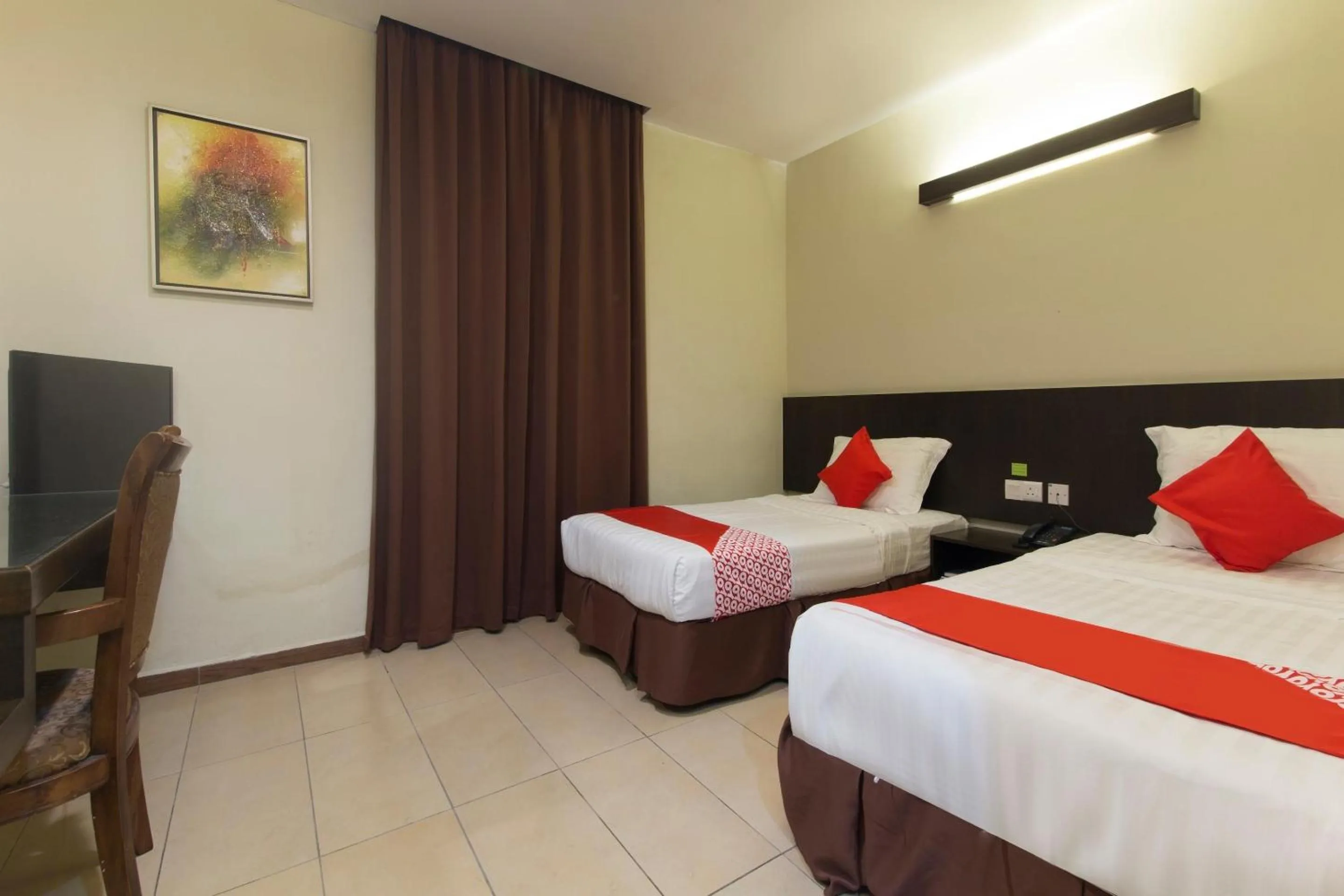 Bedroom, Bed in Hotel O Bei King