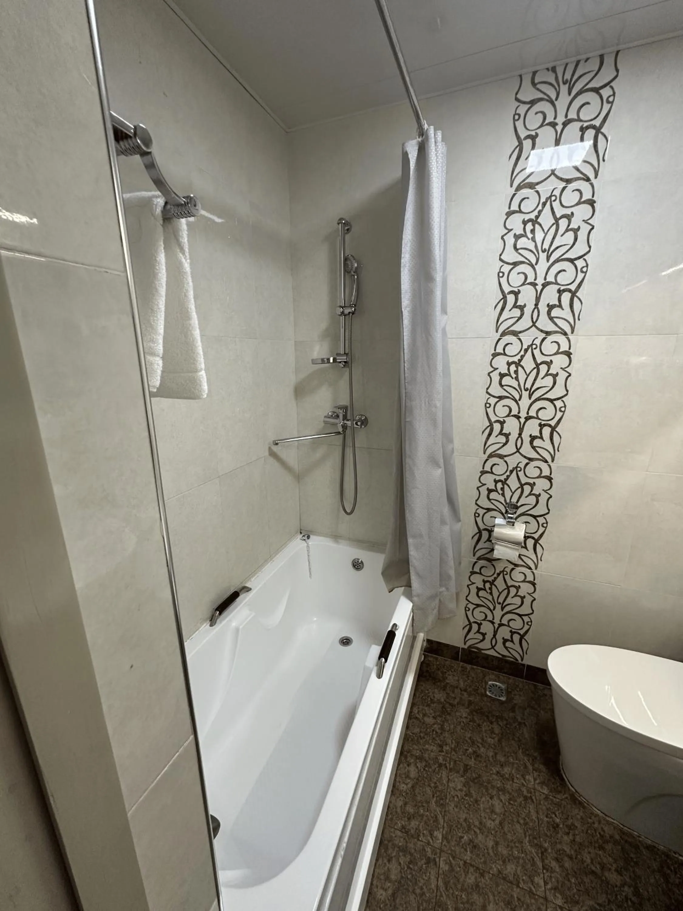 Shower in Artist Regency Hotel