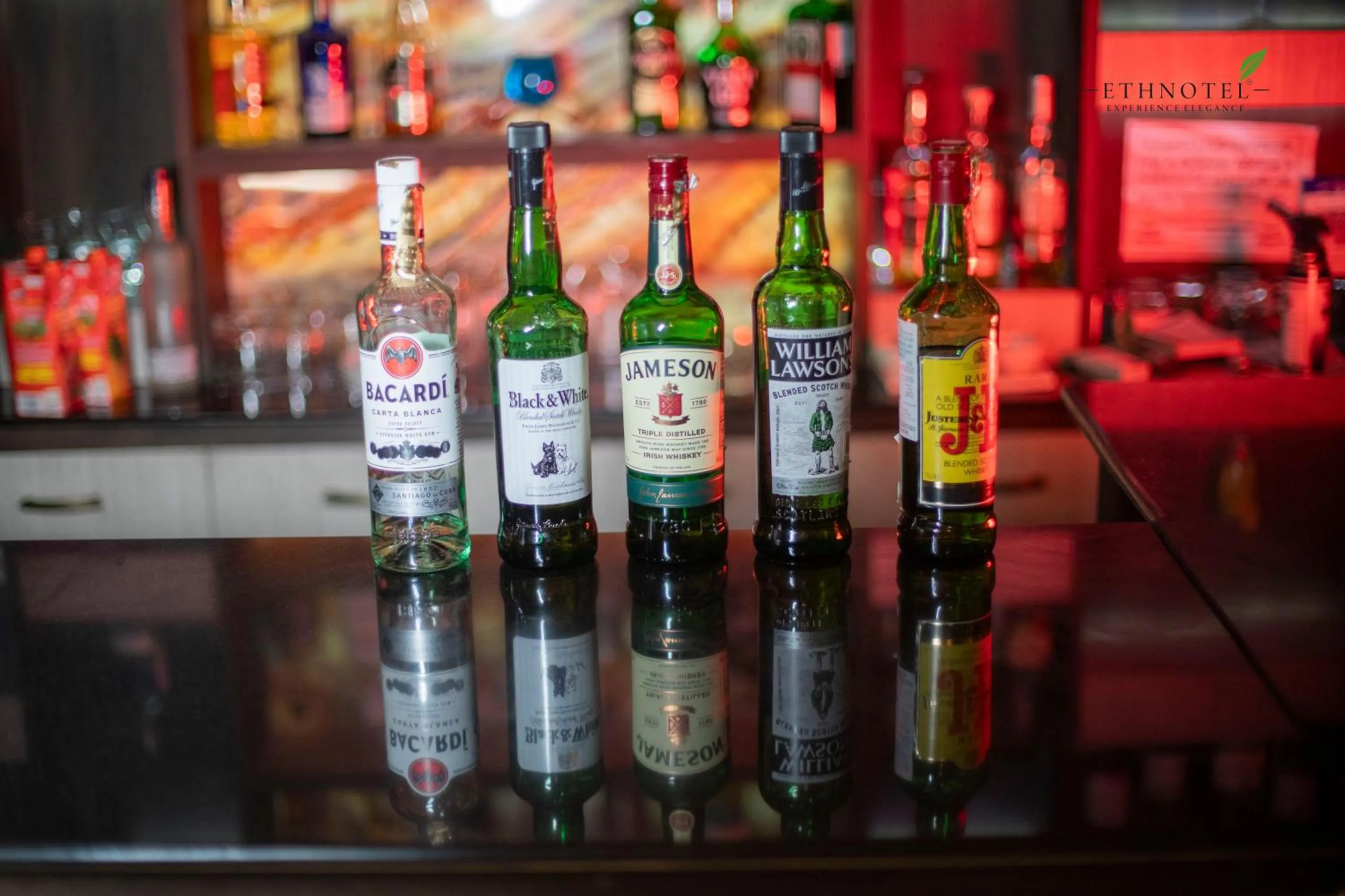 Lounge or bar in Ethnotel, Kolkata Airport