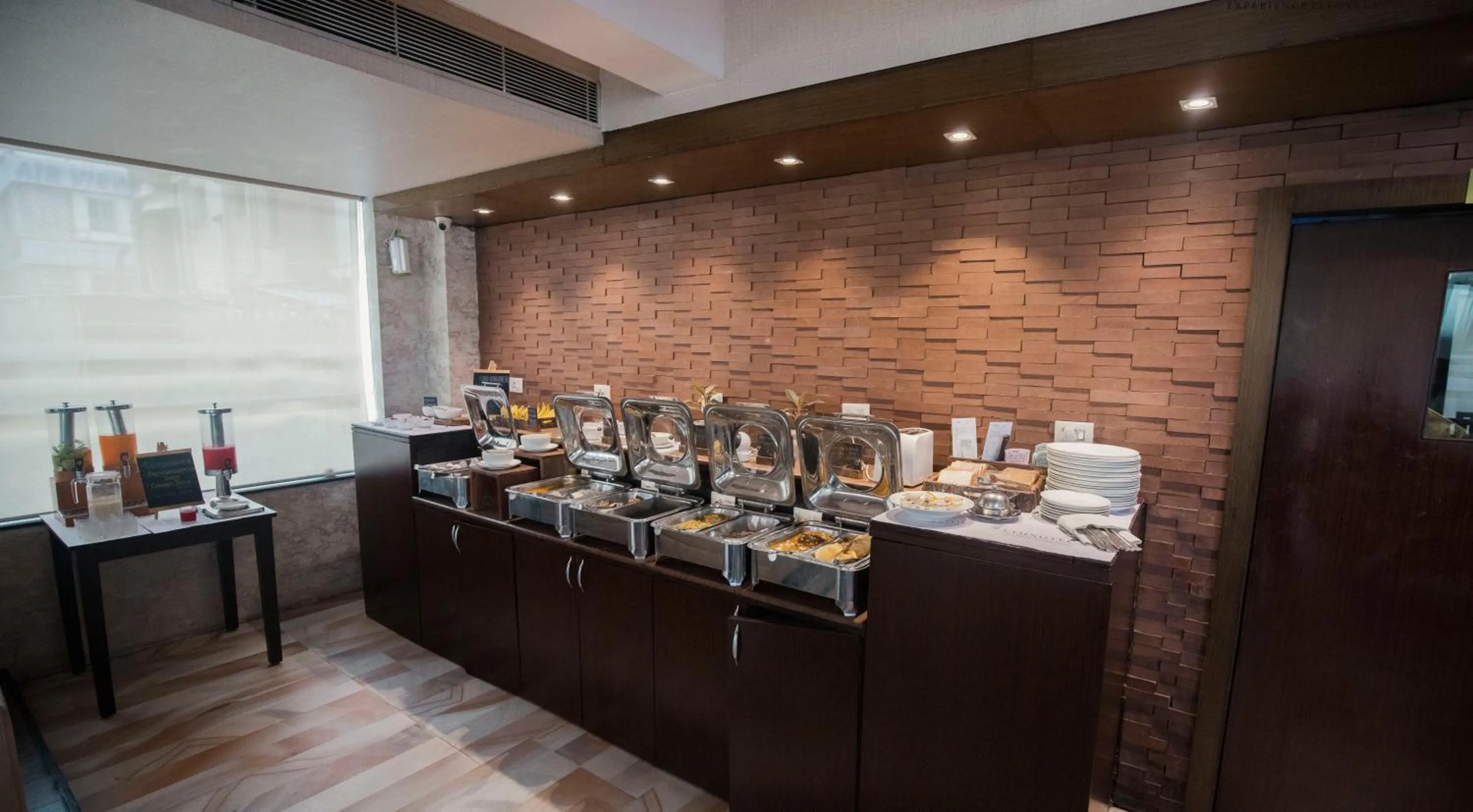 Restaurant/places to eat in Ethnotel, Kolkata Airport