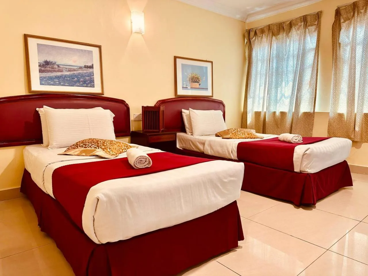 Bed in Carlton Hotel Seremban - Next to Terminal Bus Station