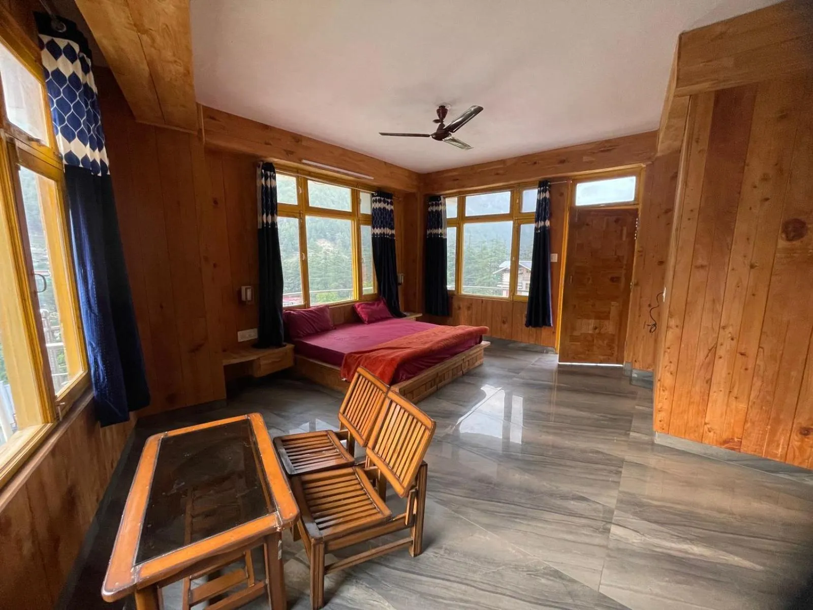 Bed in Jungle by sturmfrei Kasol