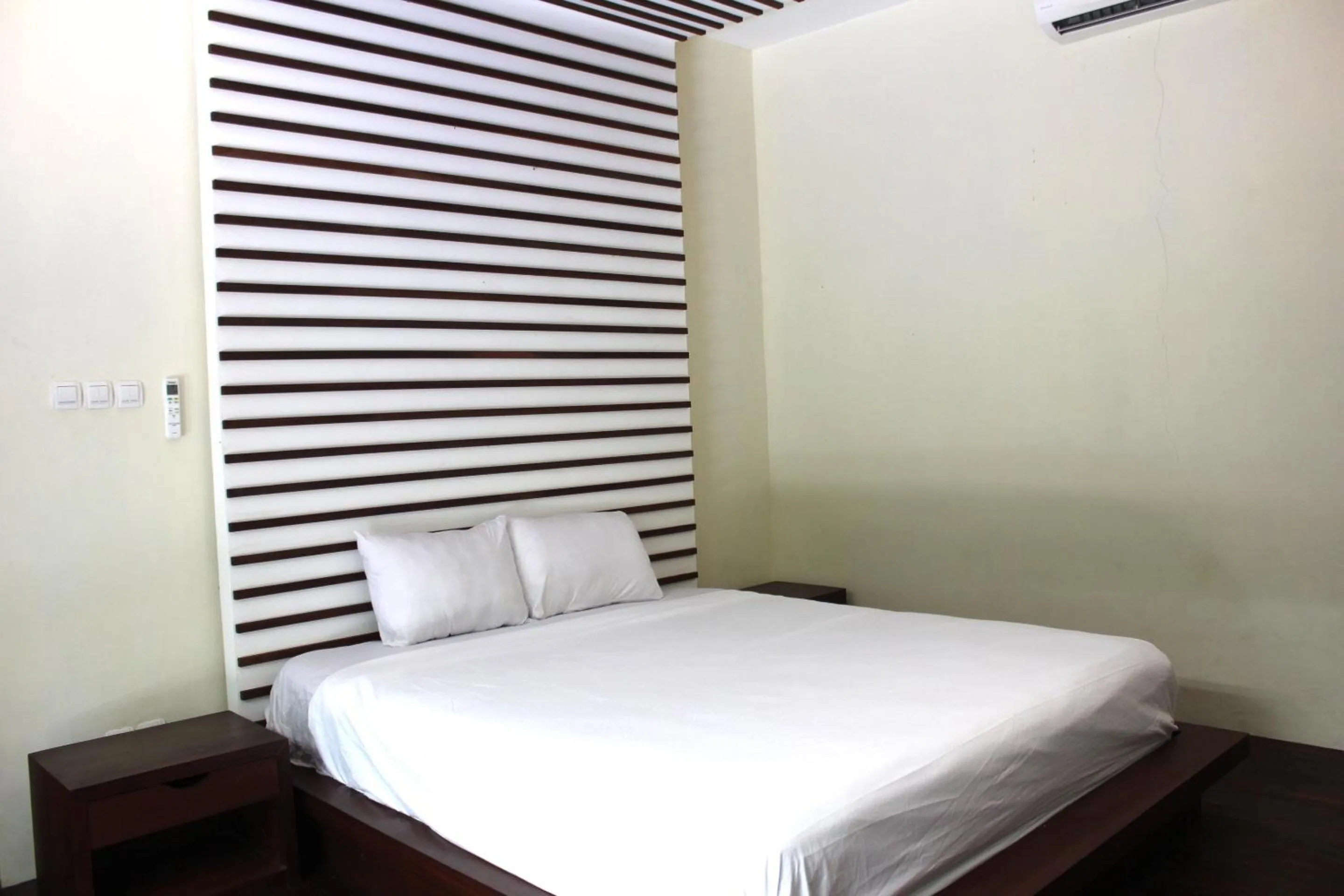 Bedroom, Bed in Belvilla Dhyana Kutir Seseh Beach