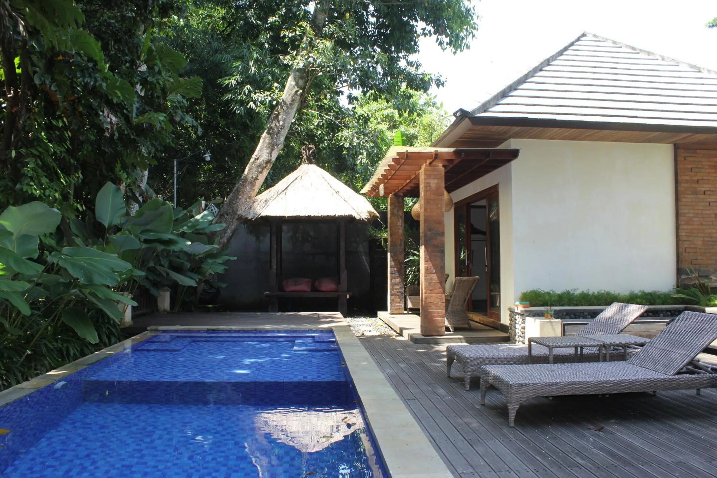 Swimming pool in Belvilla Dhyana Kutir Seseh Beach