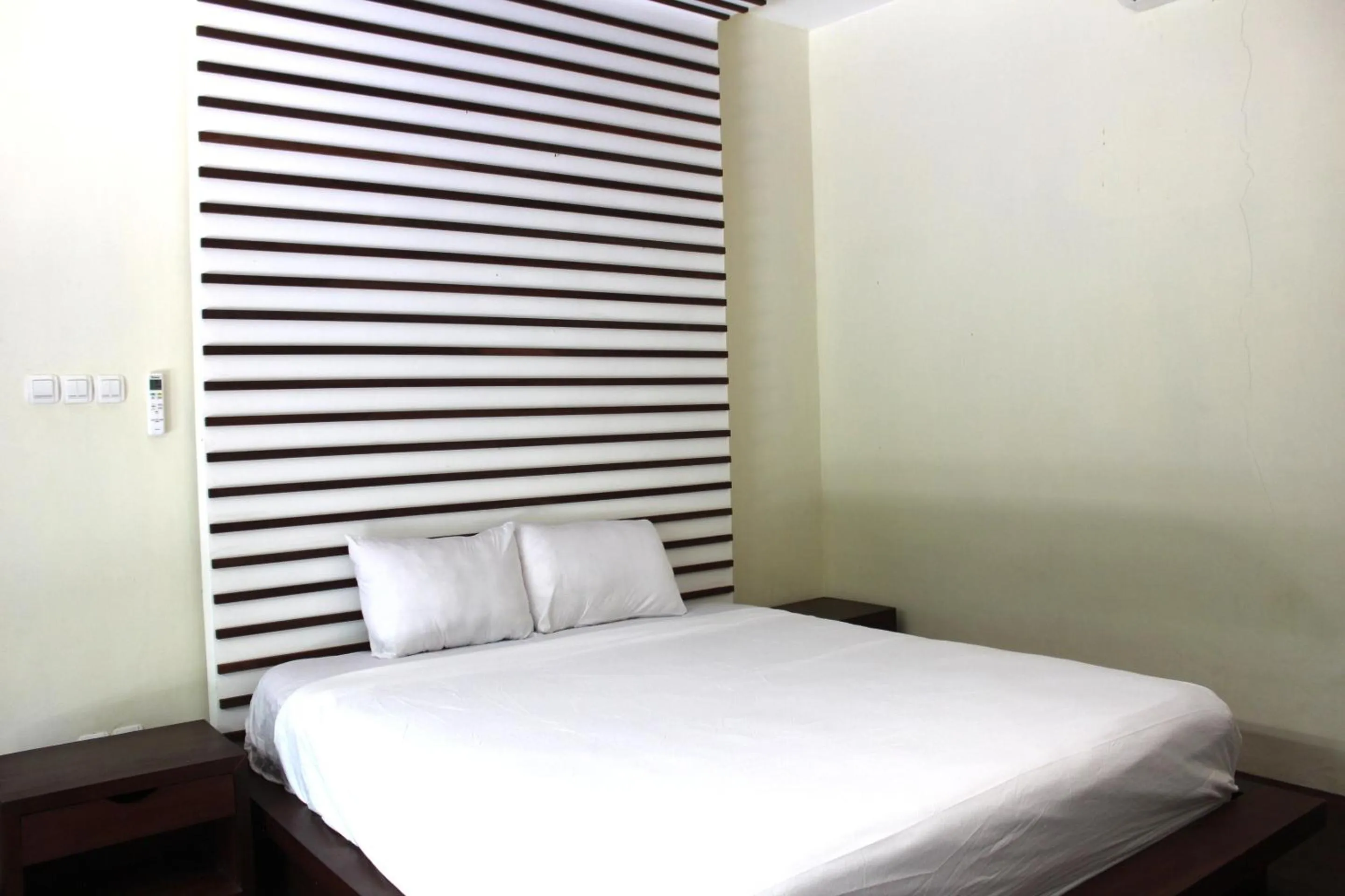 Bedroom, Bed in Belvilla Dhyana Kutir Seseh Beach