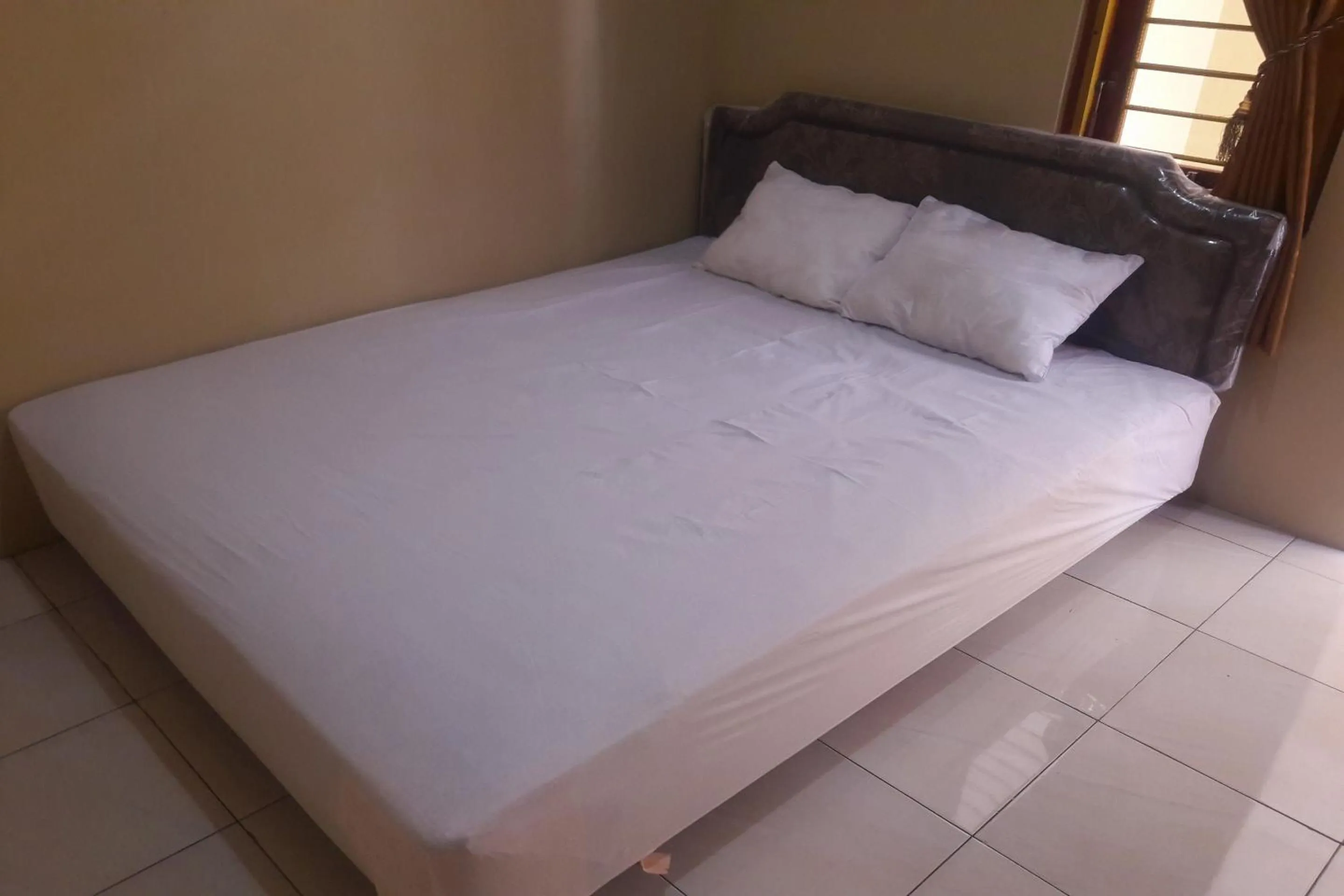 Bedroom, Bed in Hotel O Kost Takalar Near Polsek Mappakasunggu (Mapsu)