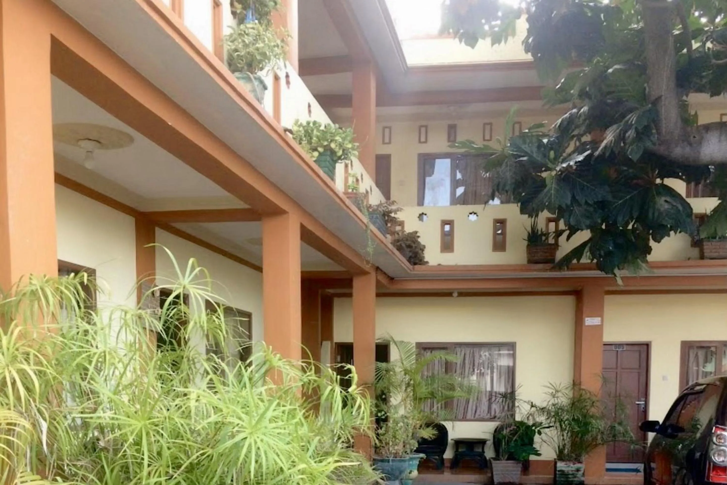 Facade/entrance in Hotel O Kost Takalar Near Polsek Mappakasunggu (Mapsu)